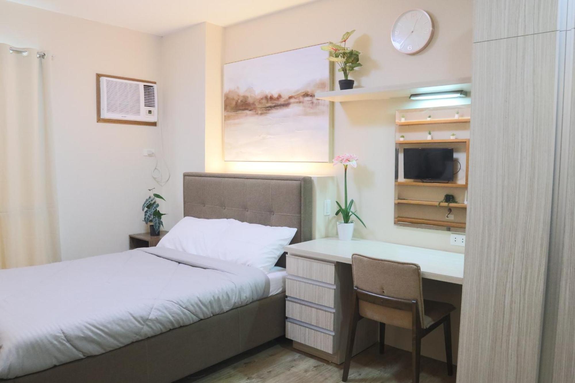 Urban Retreat At Avida Tower *