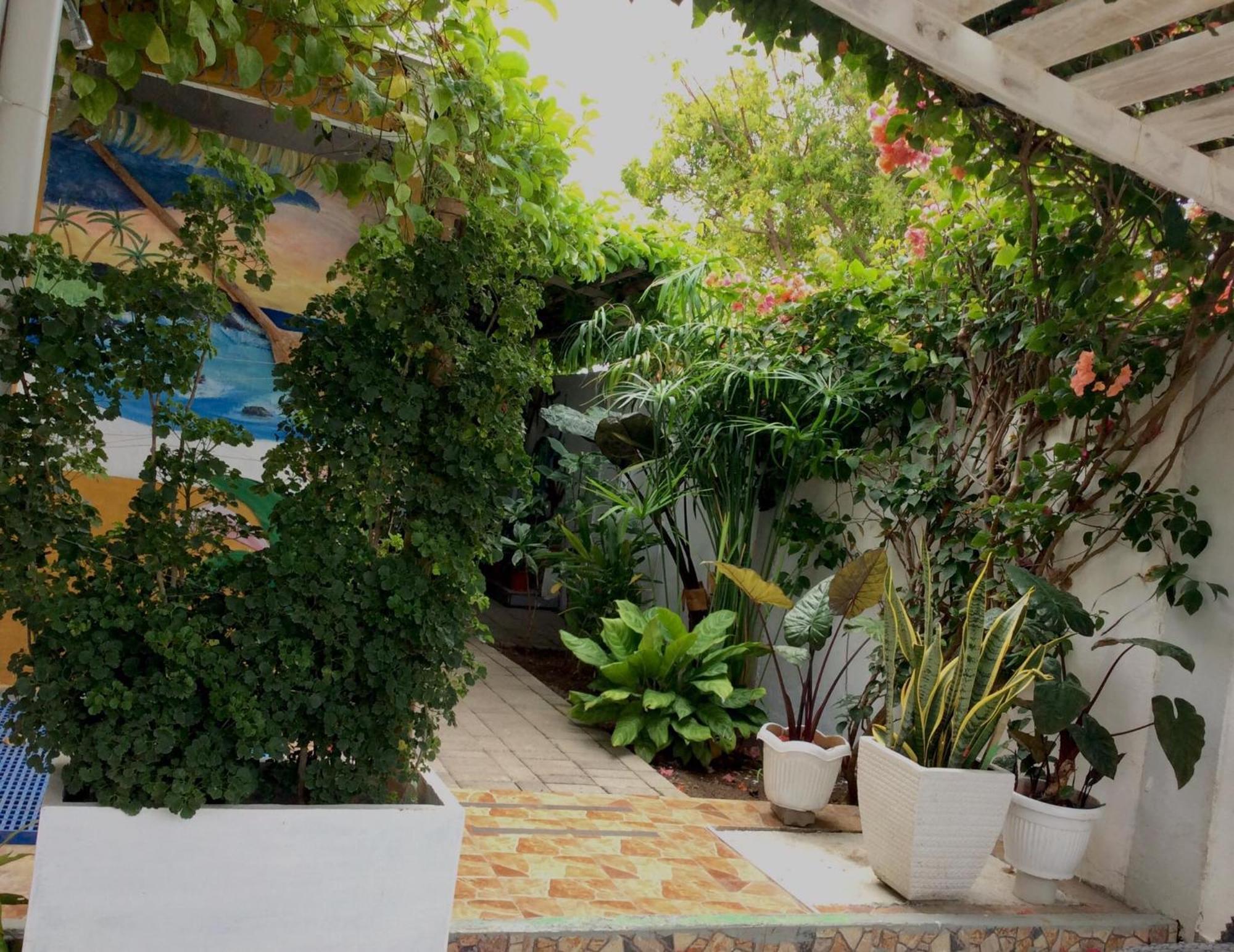 Guest house Gardenia House Rent Santa Fe (Cebu)