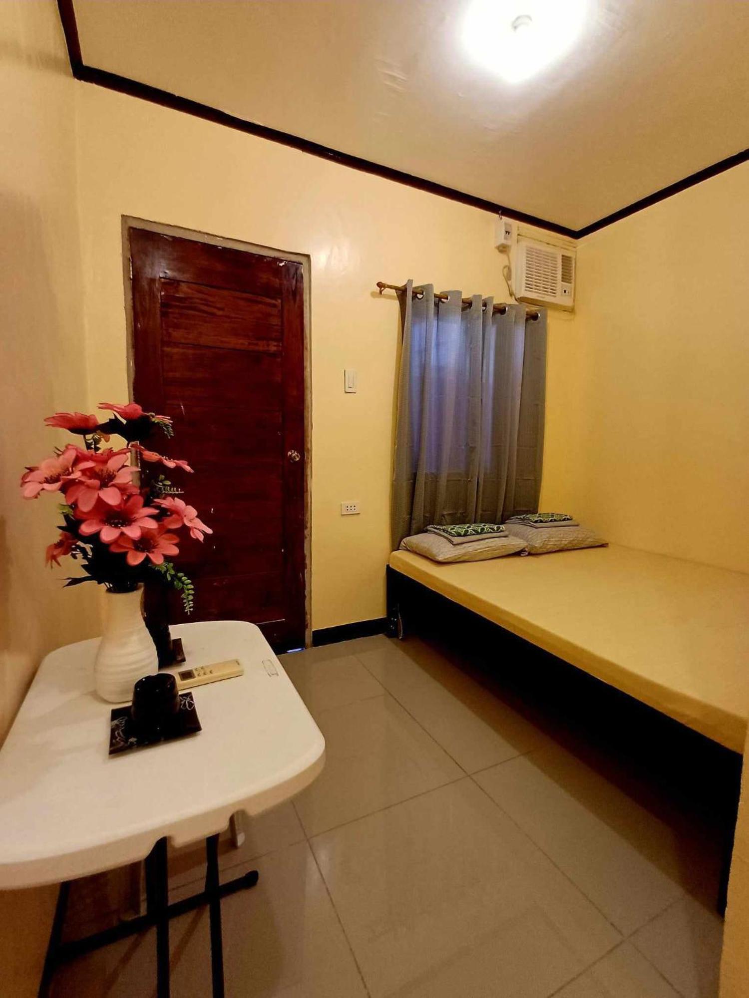Cheri Backpackers Hostel Moalboal
