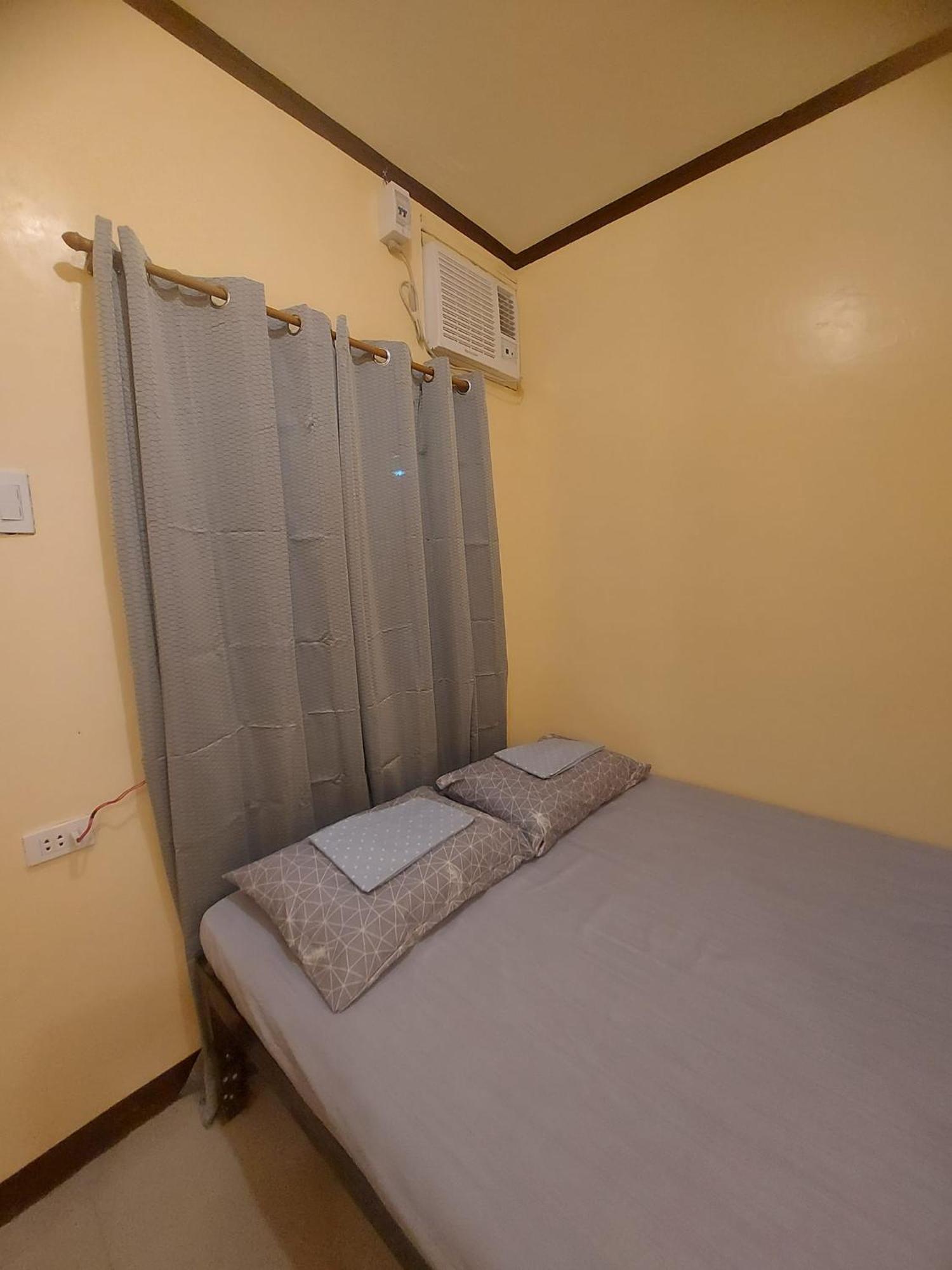 Hostel Cheri Backpackers *
