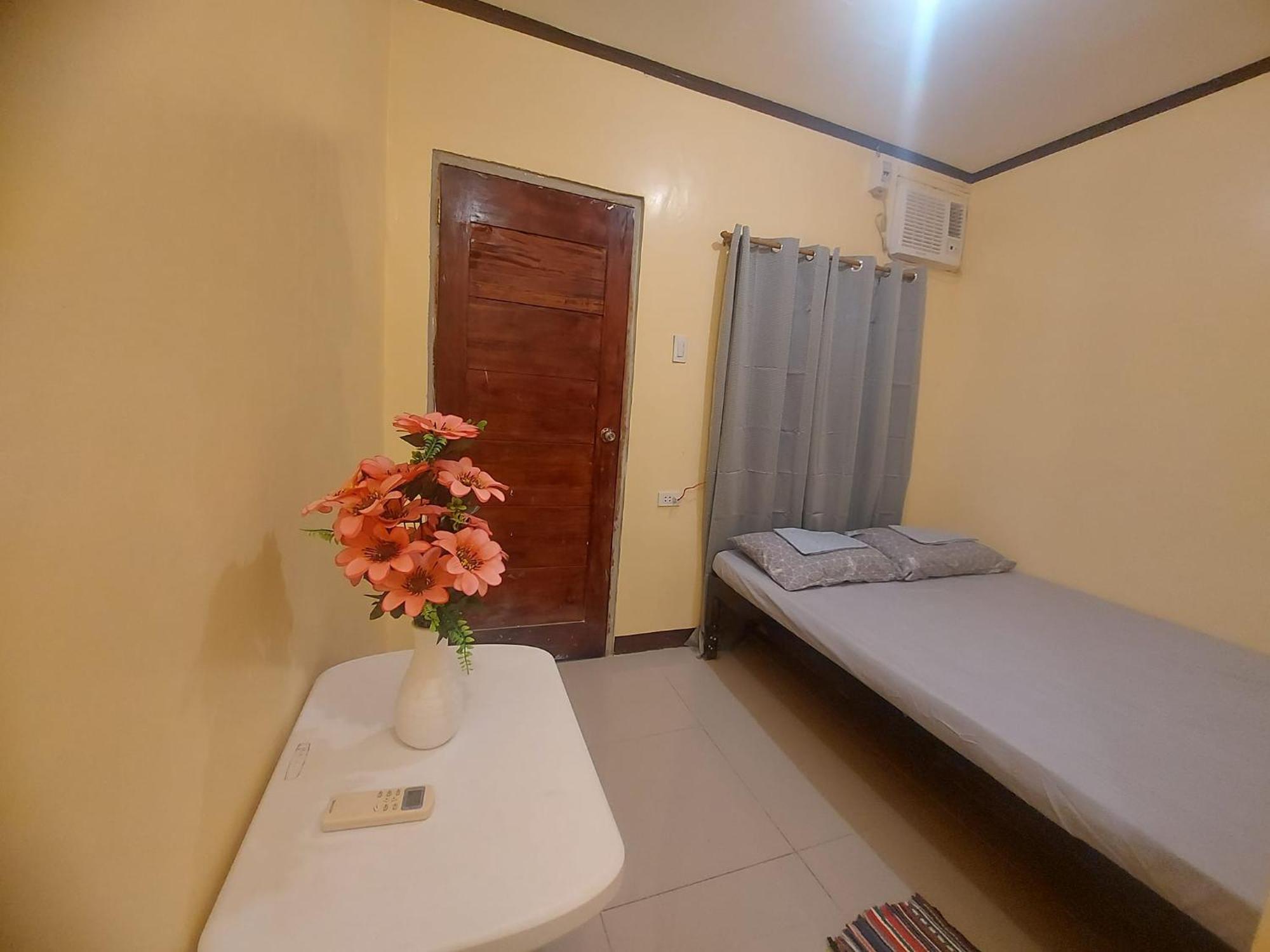 Cheri Backpackers