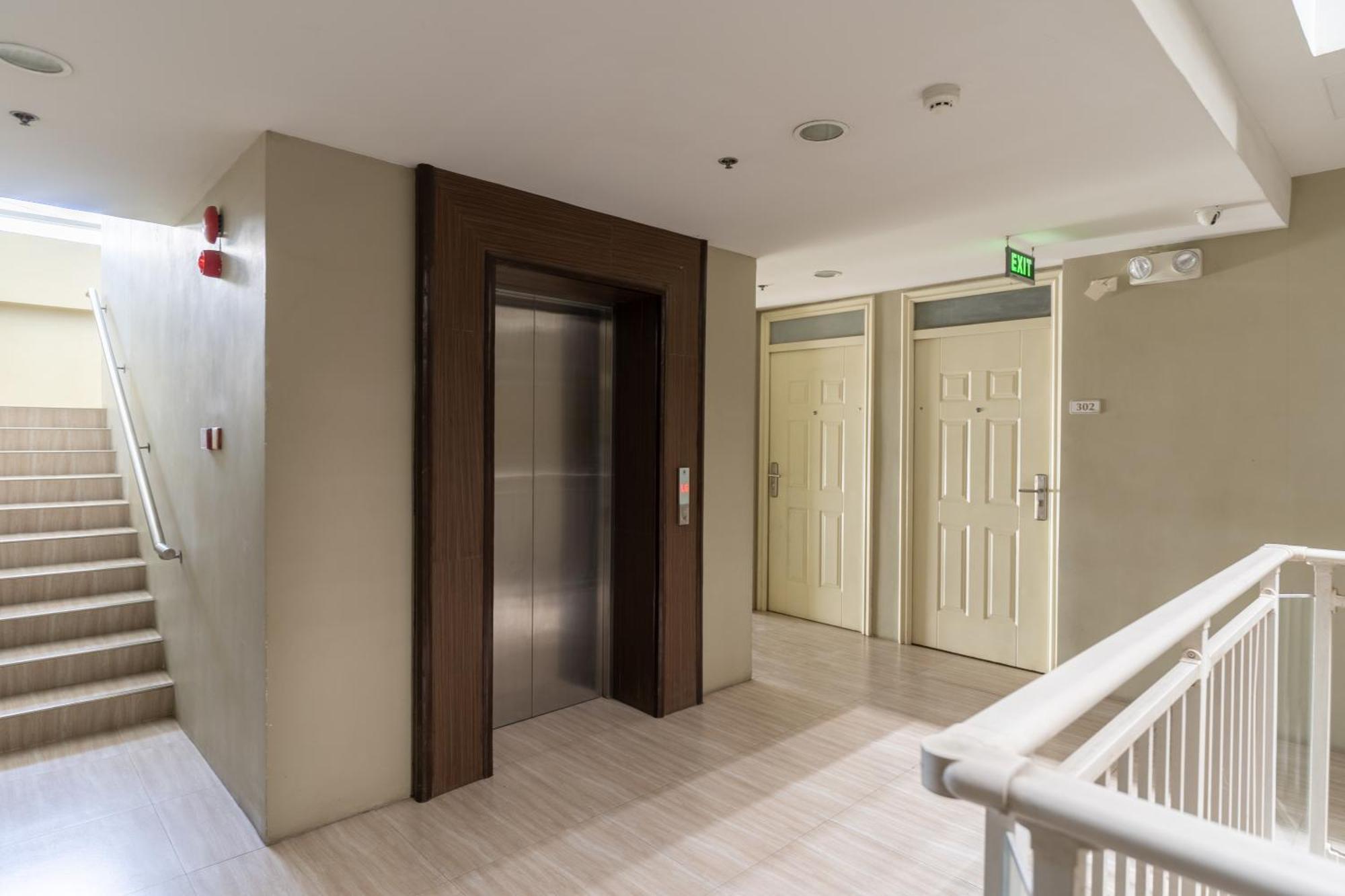 Amani 729, 3 Minutes To Airport,with Gym & Pool,100mbps Wifi,free Netflix Lapu-Lapu City