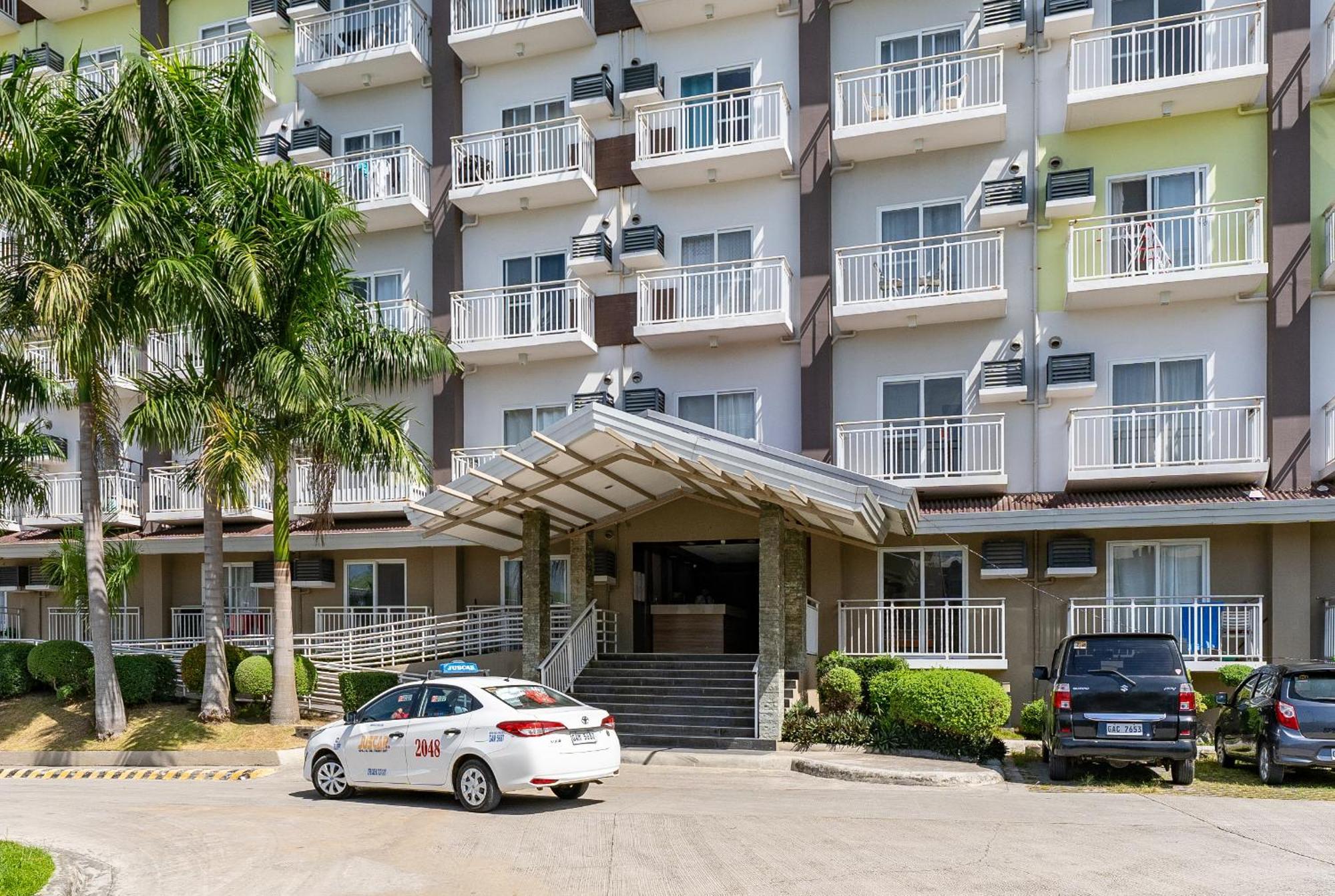 Amani 729, 3 Minutes To Airport,with Gym & Pool,100mbps Wifi,free Netflix Apartment Lapu-Lapu City