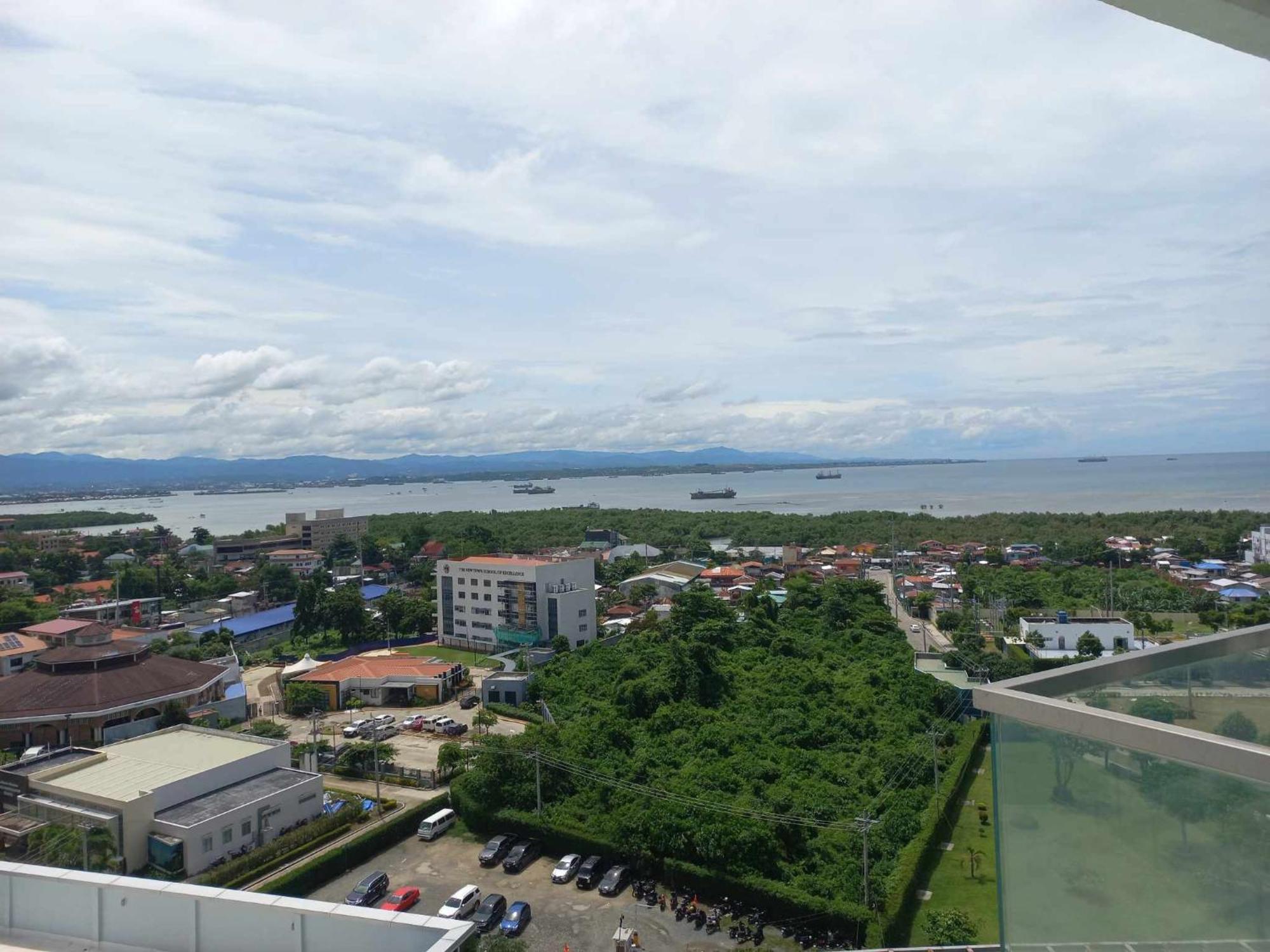 Condo-mactan Newtown Apartment
