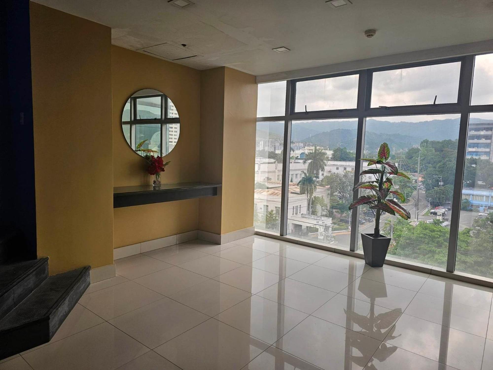 Hotel Capitol & Powered By Cocotel