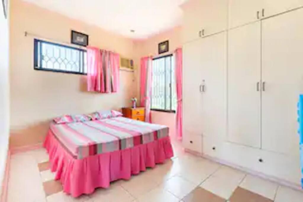 Mactan Island Lapu Lapu Gallery: Beachside Retreat With Dual Ac *