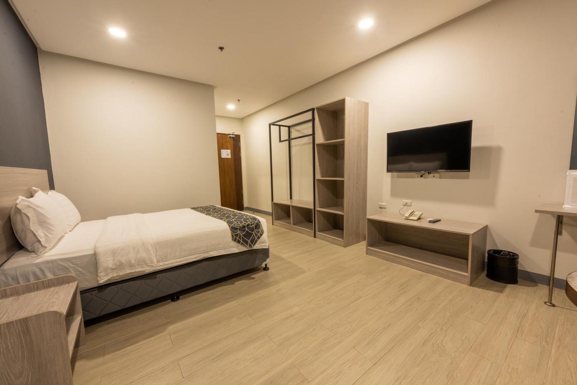 Hotel One 3*