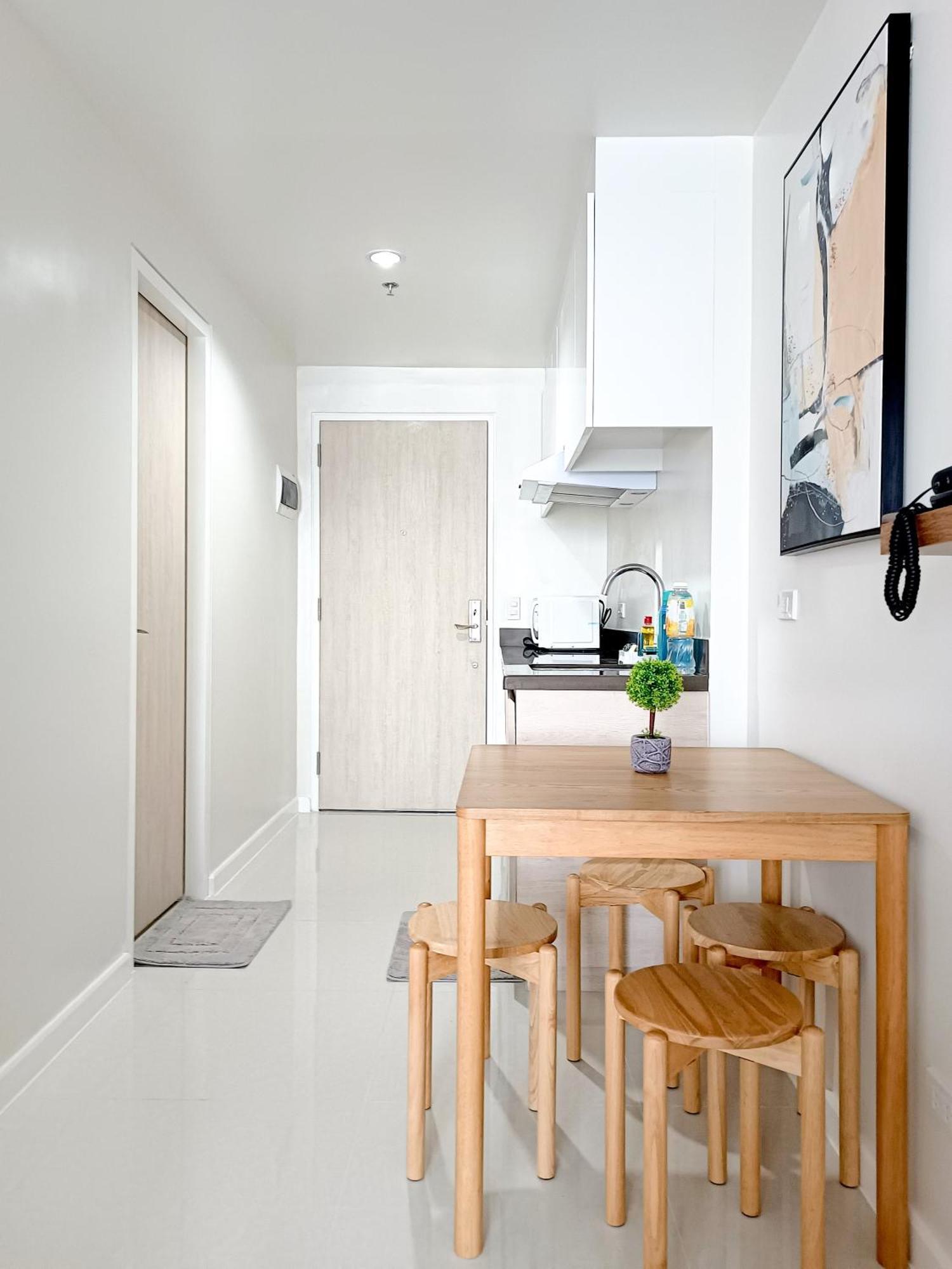 Apartment Mandani Bay Cebu Near Cdu And Parkmall