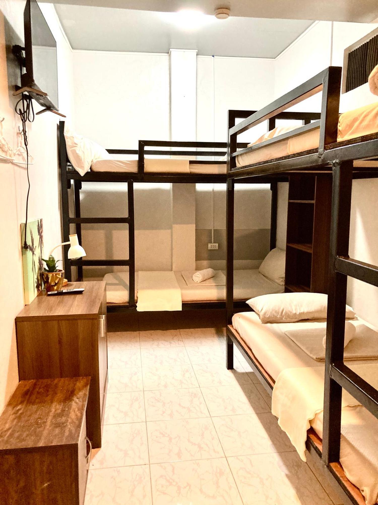 Barrio House Mactan 2*