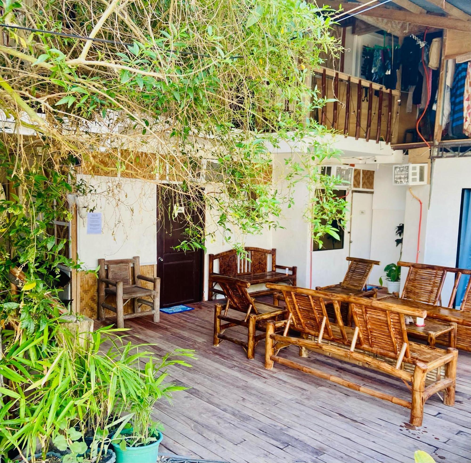 Babu Backpackers Albergue