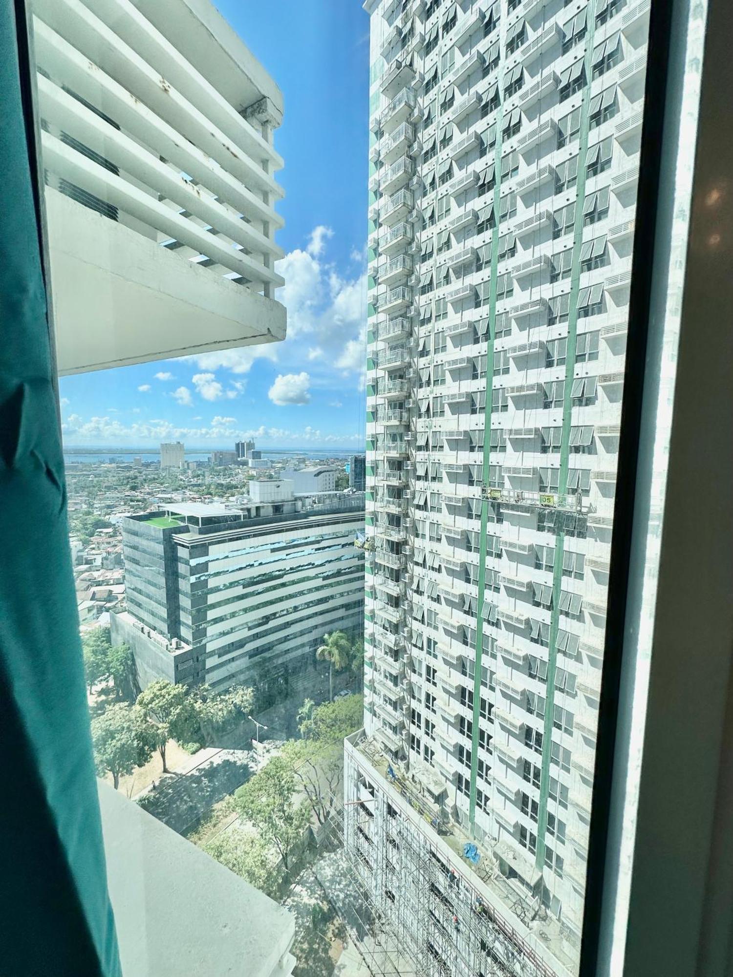 Aparthotel Queen Size In Solinea, Cebu