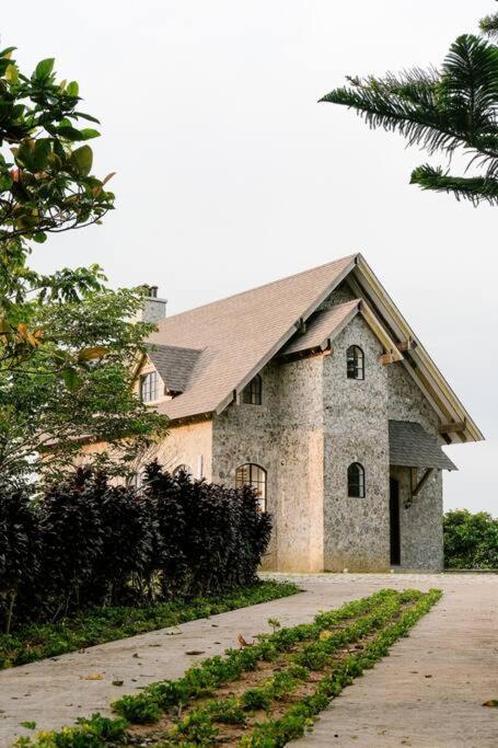Bahay bakasyunan The Old Country Stone House