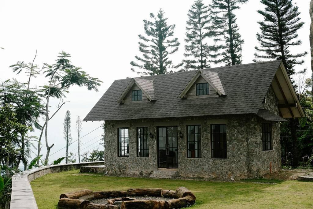 The Old Country Stone House * Cebu
