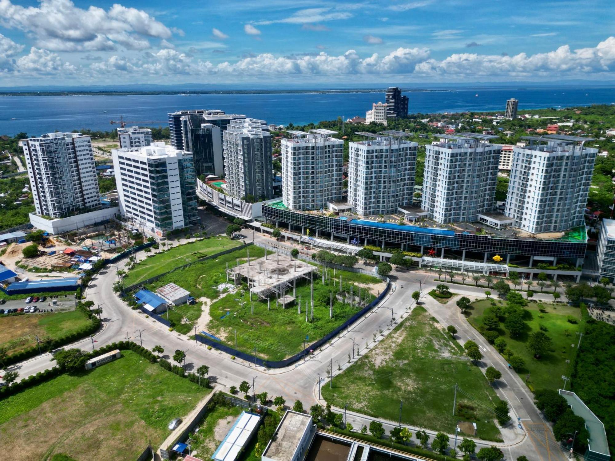 1br Mactan New Town Free Pool 10 Min To The Beach Near Airport Ocean View Punta Engano (Mactan)