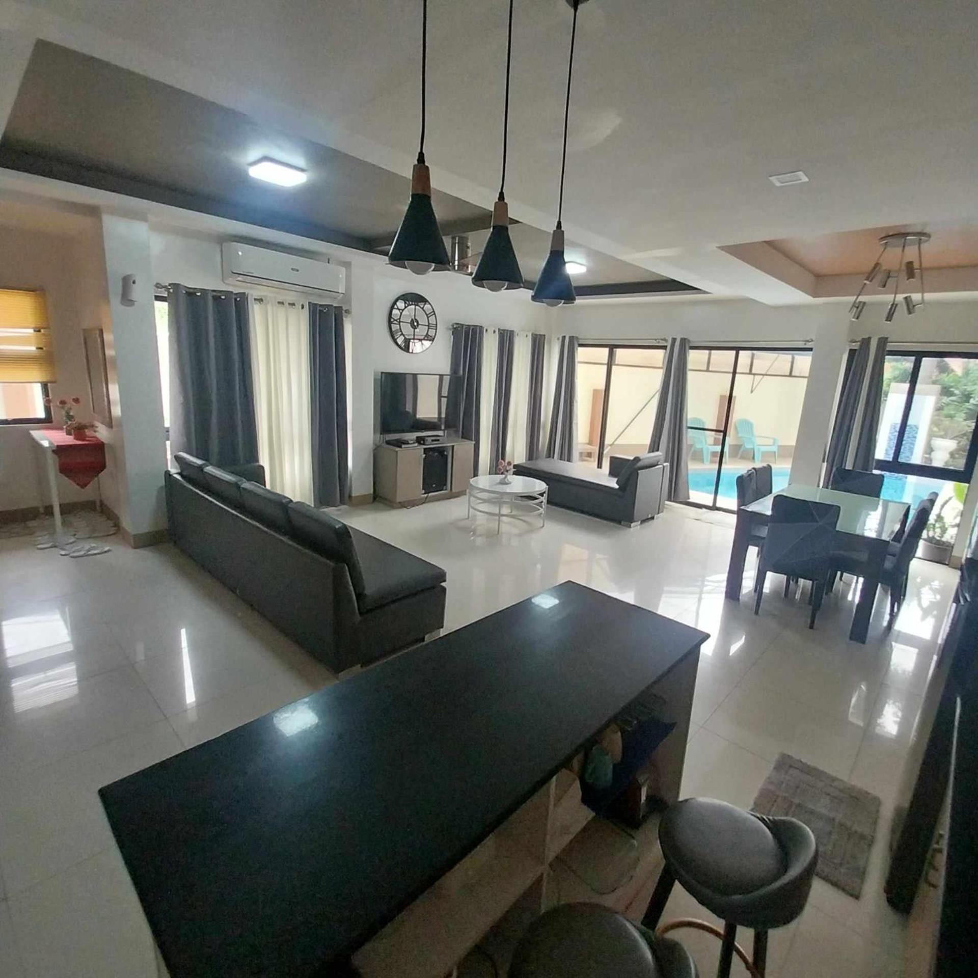 Villa Eli's *