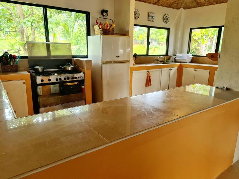 Casa Punta Seaside Resthouse In Cebu Villa *