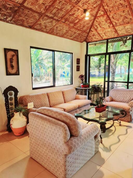 Villa Casa Punta Seaside Resthouse In Cebu *