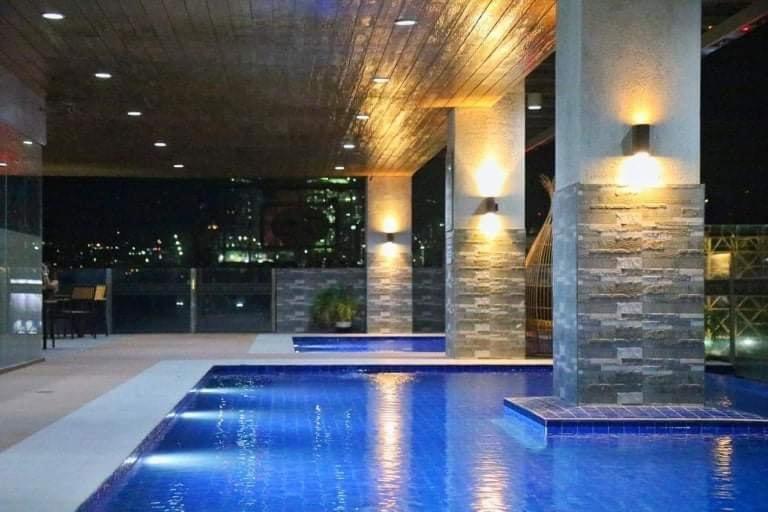 With Balcony - Migas Haven At Sunvida Tower Apartment *