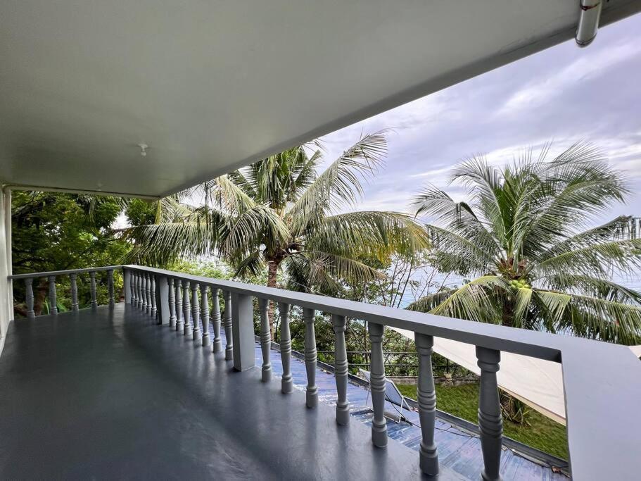 Seacoast Apartment Oslob