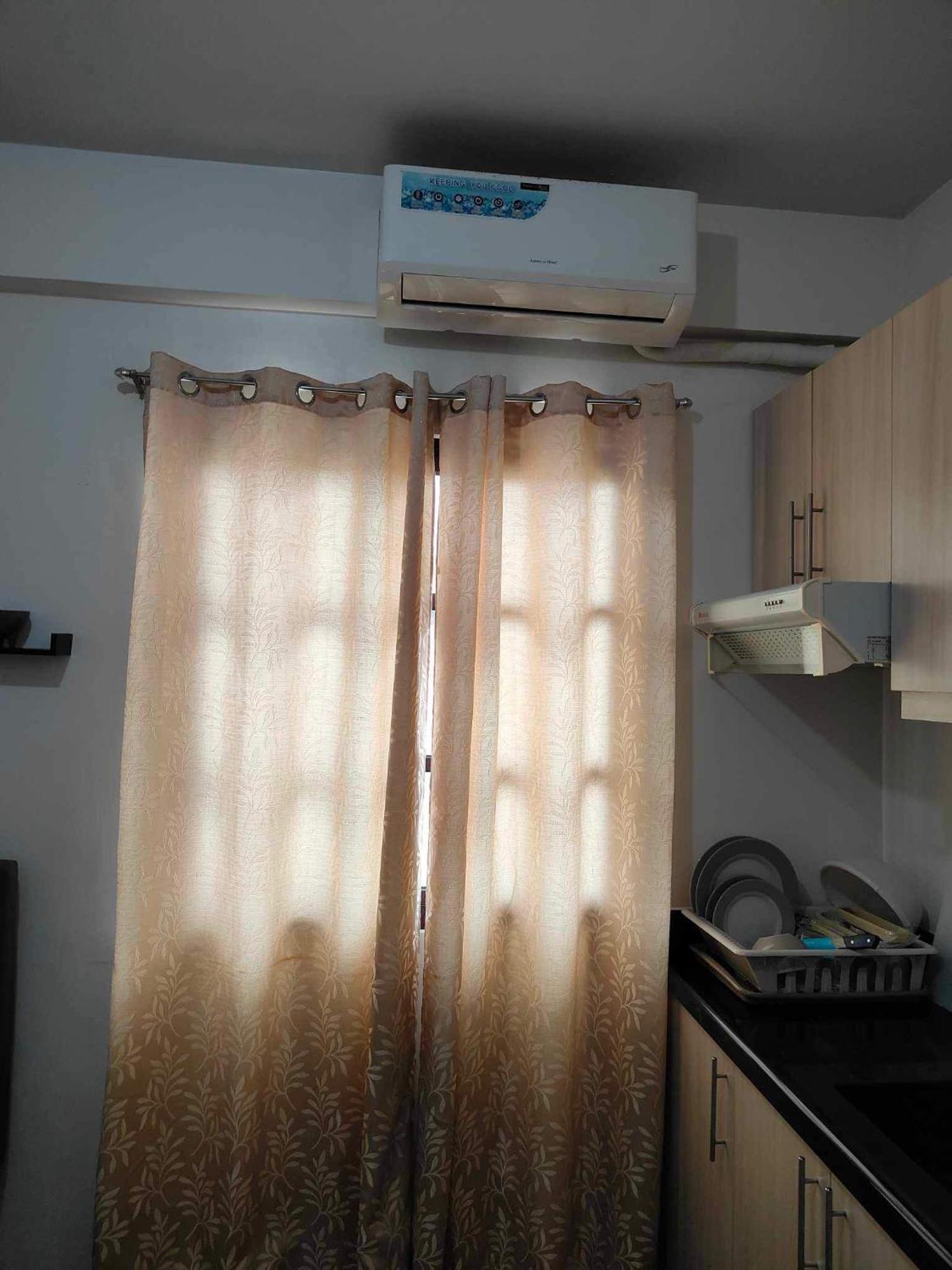 Brentwood Apartment *