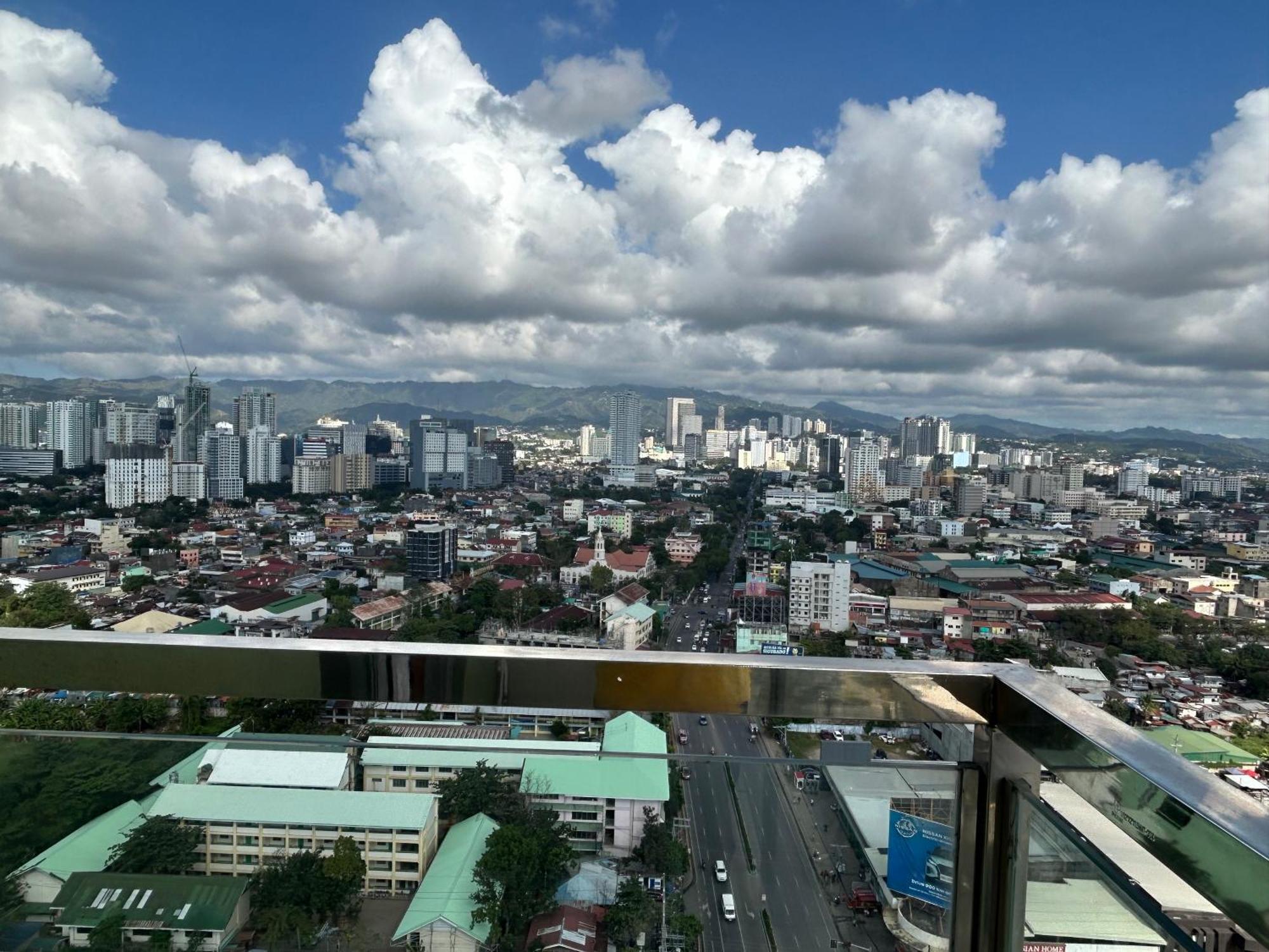With Balcony - Migas Haven At Sunvida Tower * Cebu