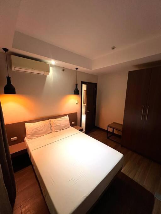 Monarch At Padgett W/ Pool Near Ayala * Cebu