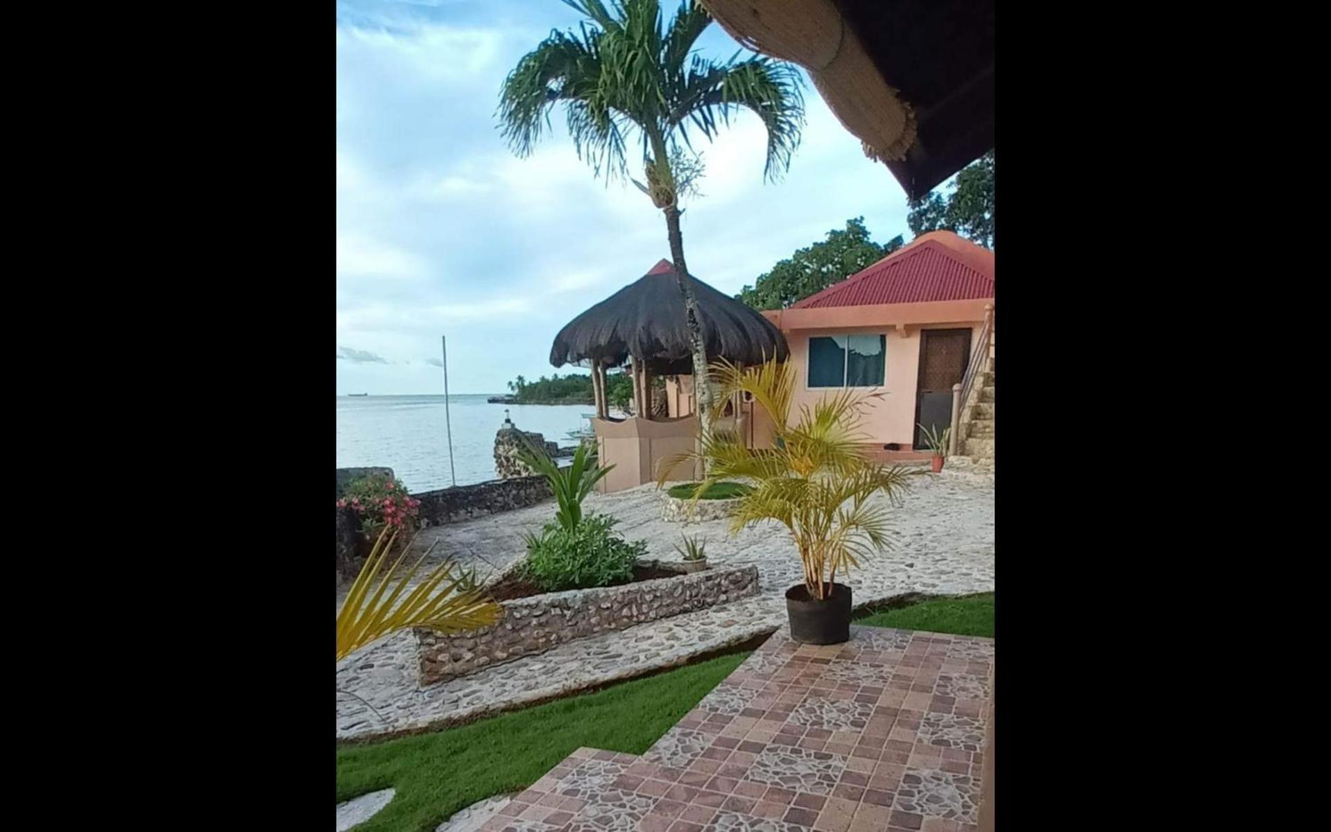 Guest house Sunset Vista Sea Front 3*