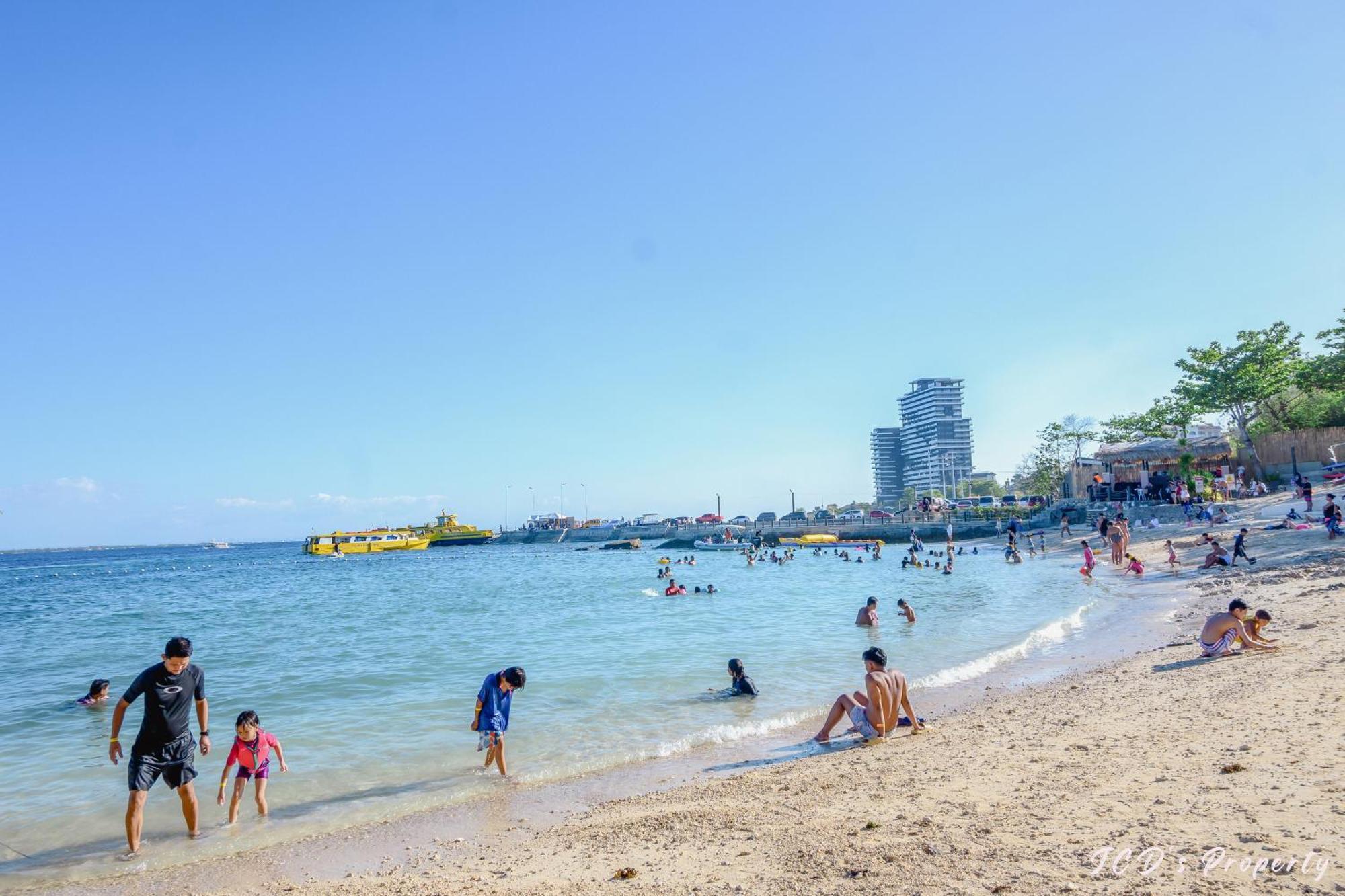 Apartment 56sqm 2br At Mactan Newtown Pool And Access!