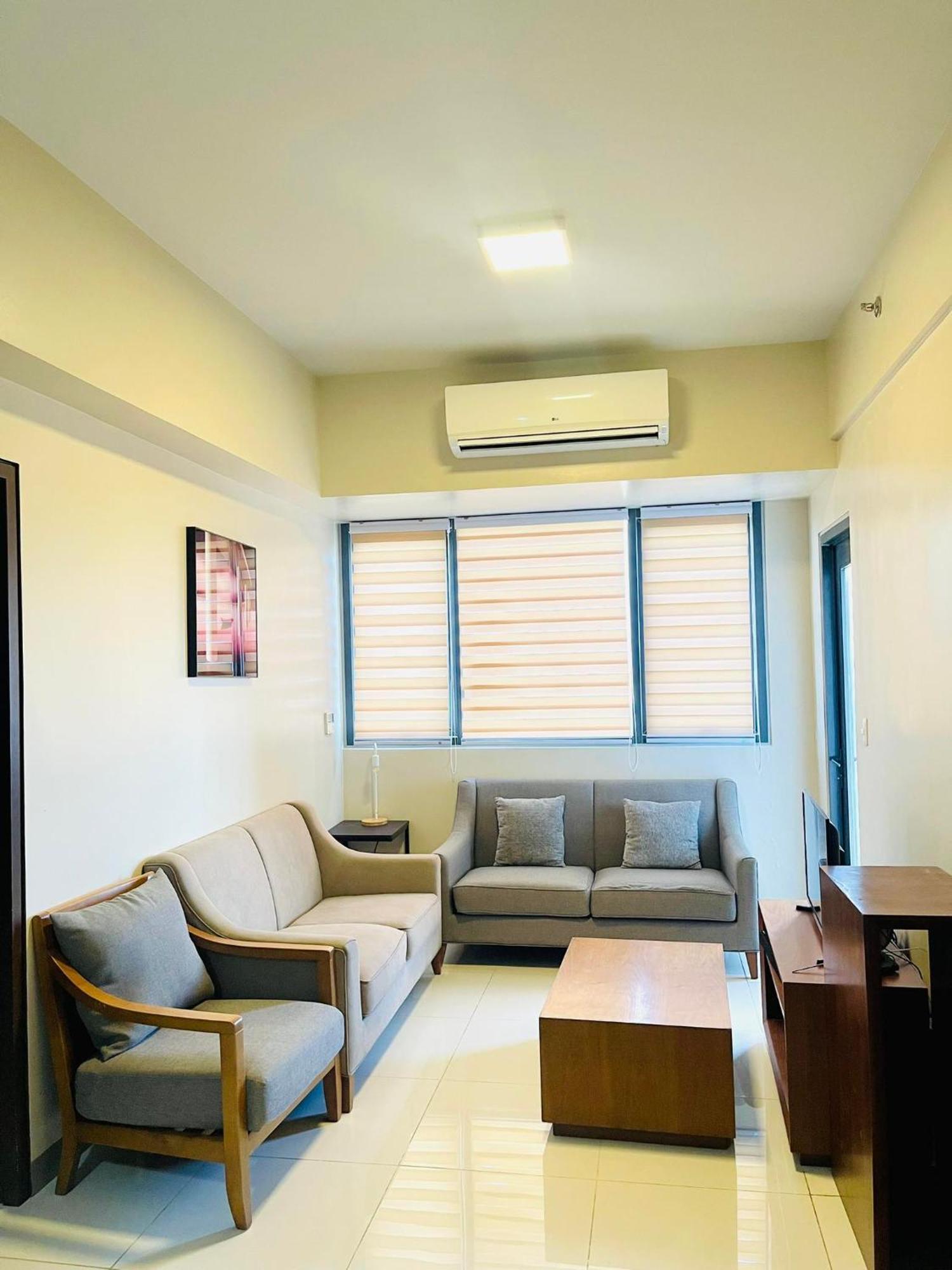 Mactan Newtown With Pool Access Apartment *