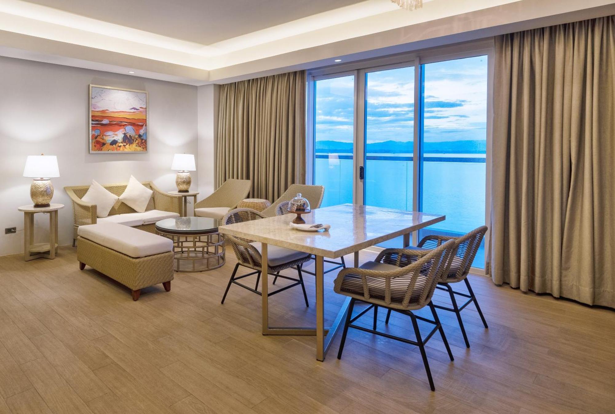 Dusit Thani Mactan Cebu Resort 5*
