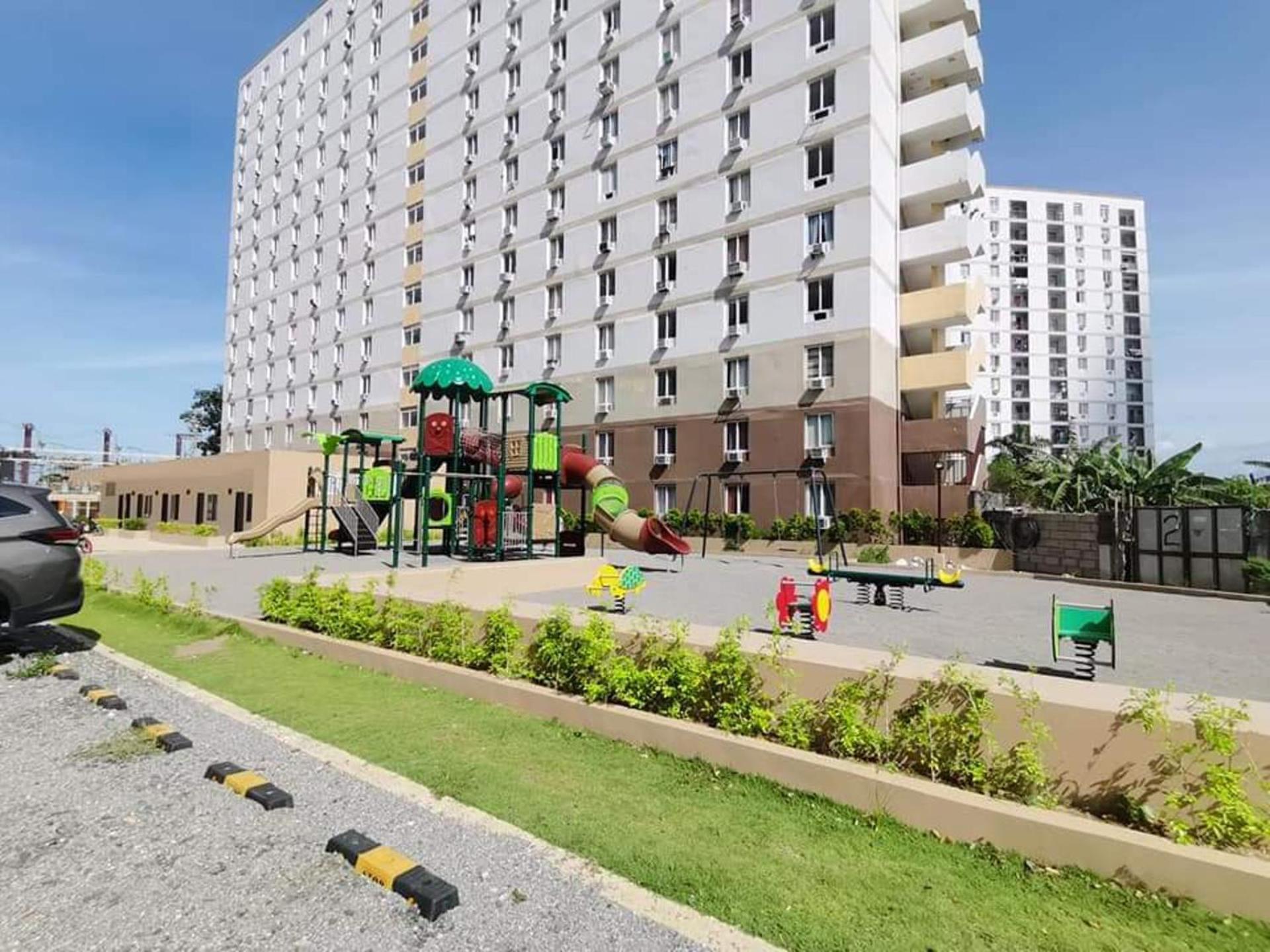 Apartment In Lapu-lapu Wd 3 Pools Free Wifi&netflix Agus