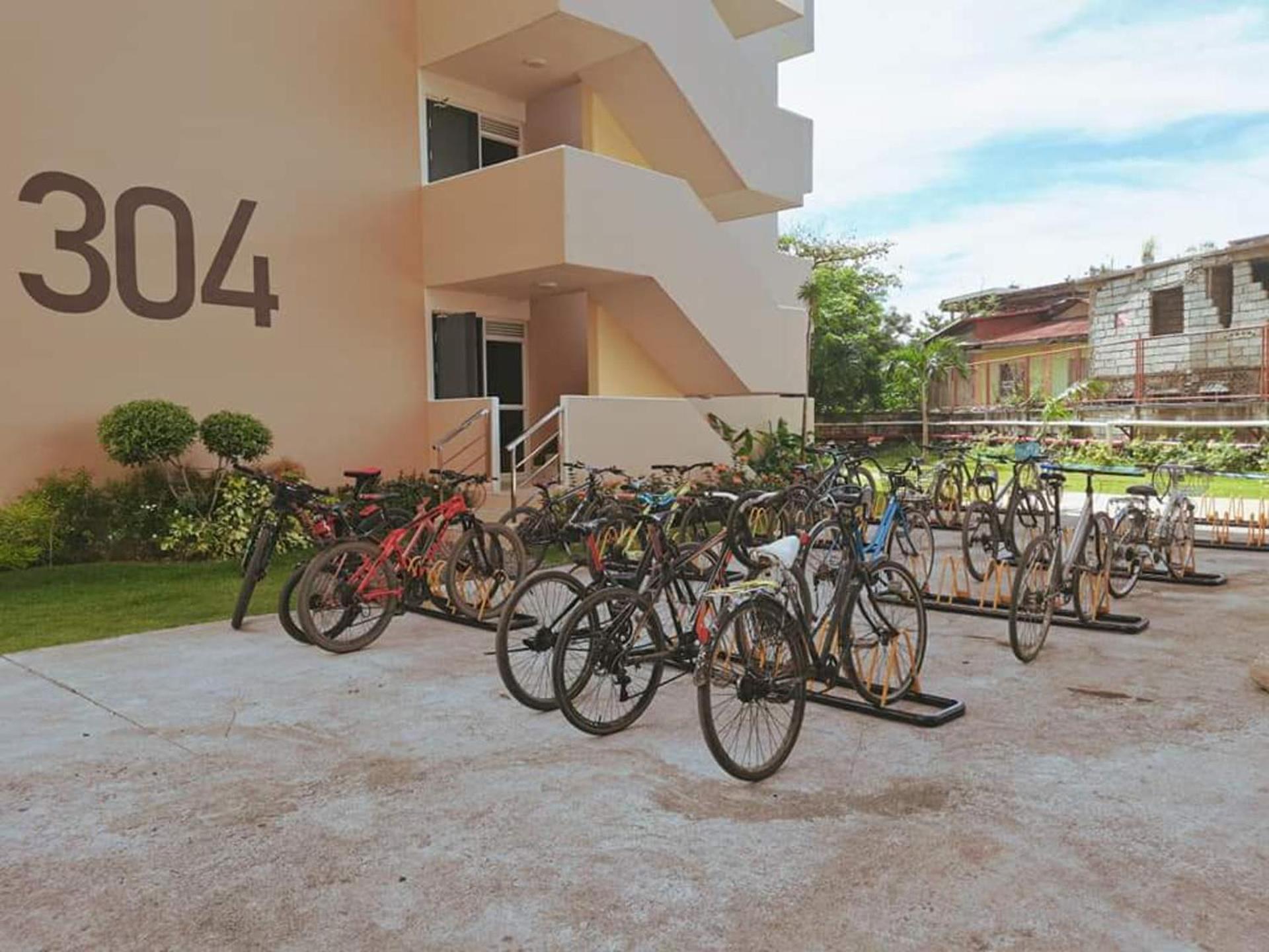 Apartment In Lapu-lapu Wd 3 Pools Free Wifi&netflix Agus