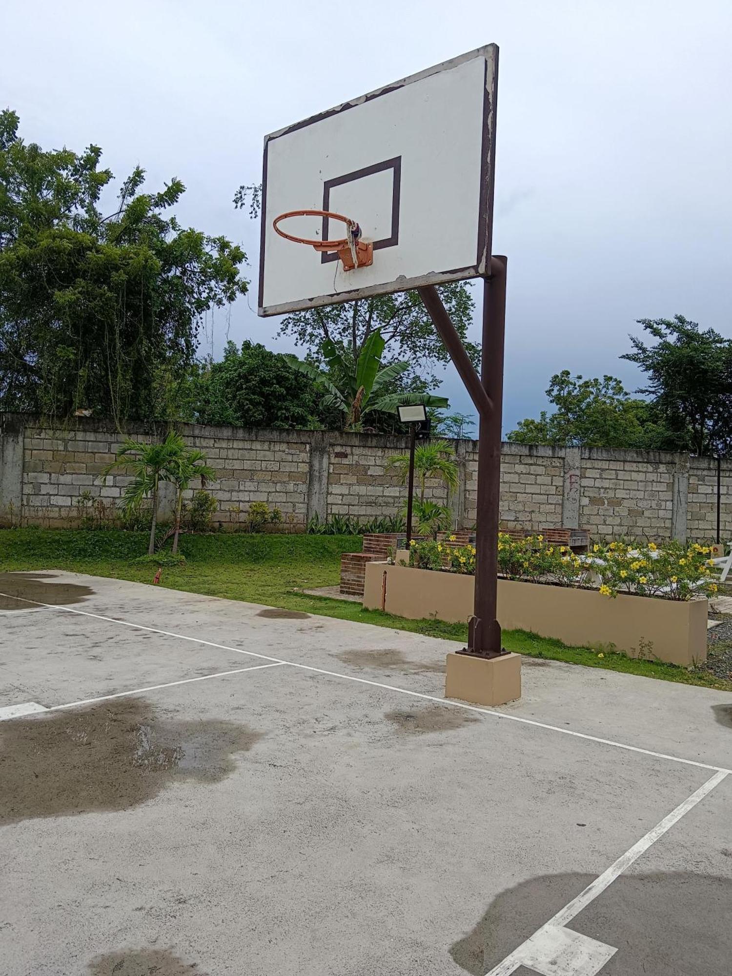In Lapu-lapu Wd 3 Pools Free Wifi&netflix