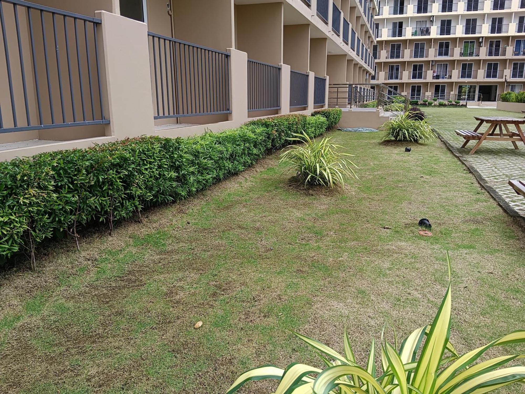Apartment In Lapu-lapu Wd 3 Pools Free Wifi&netflix *