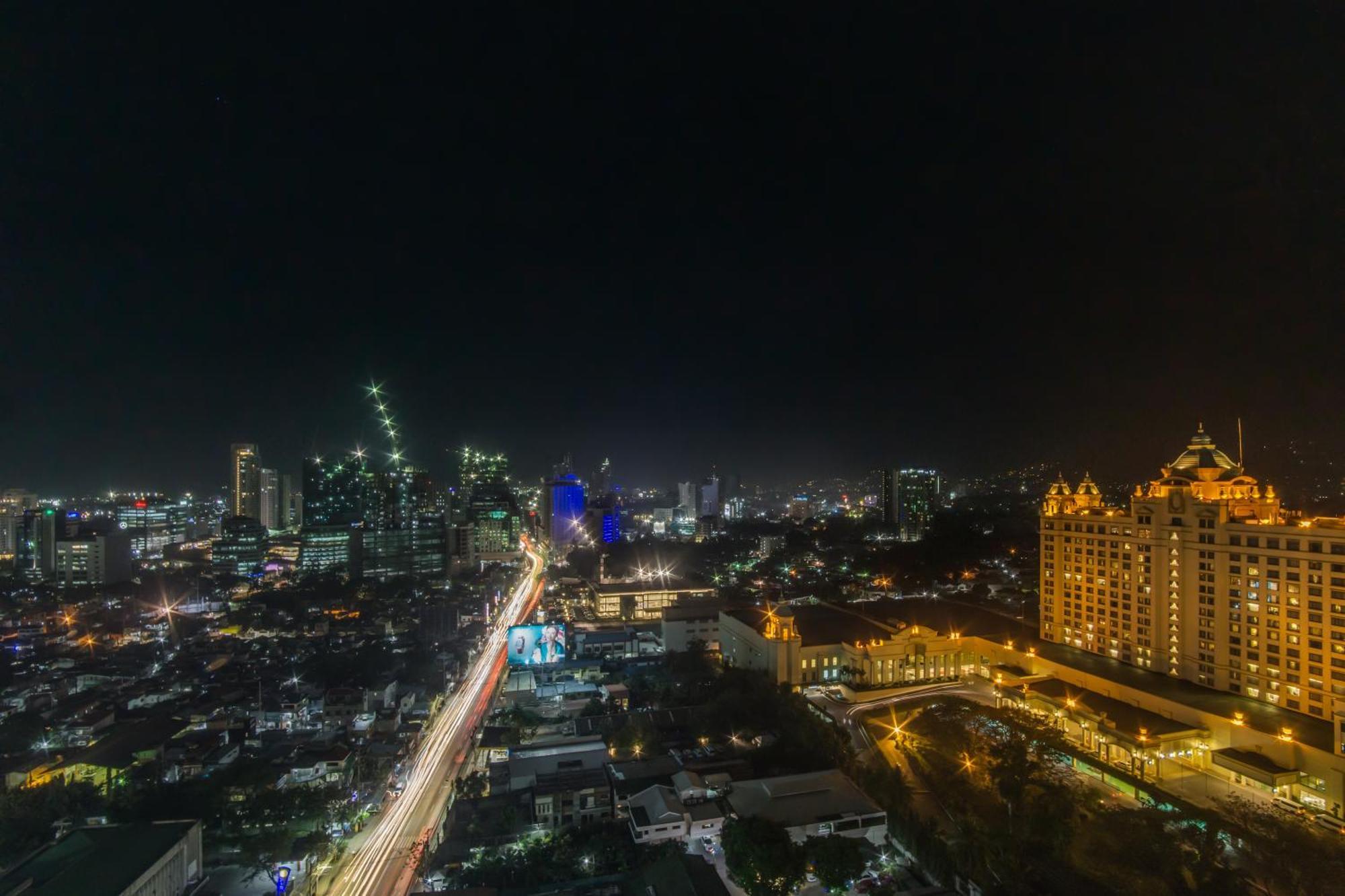 Apartment Avenir For Rent Near It Park With Free Netflix, 49-inch Samsung Curve Tv Cebu