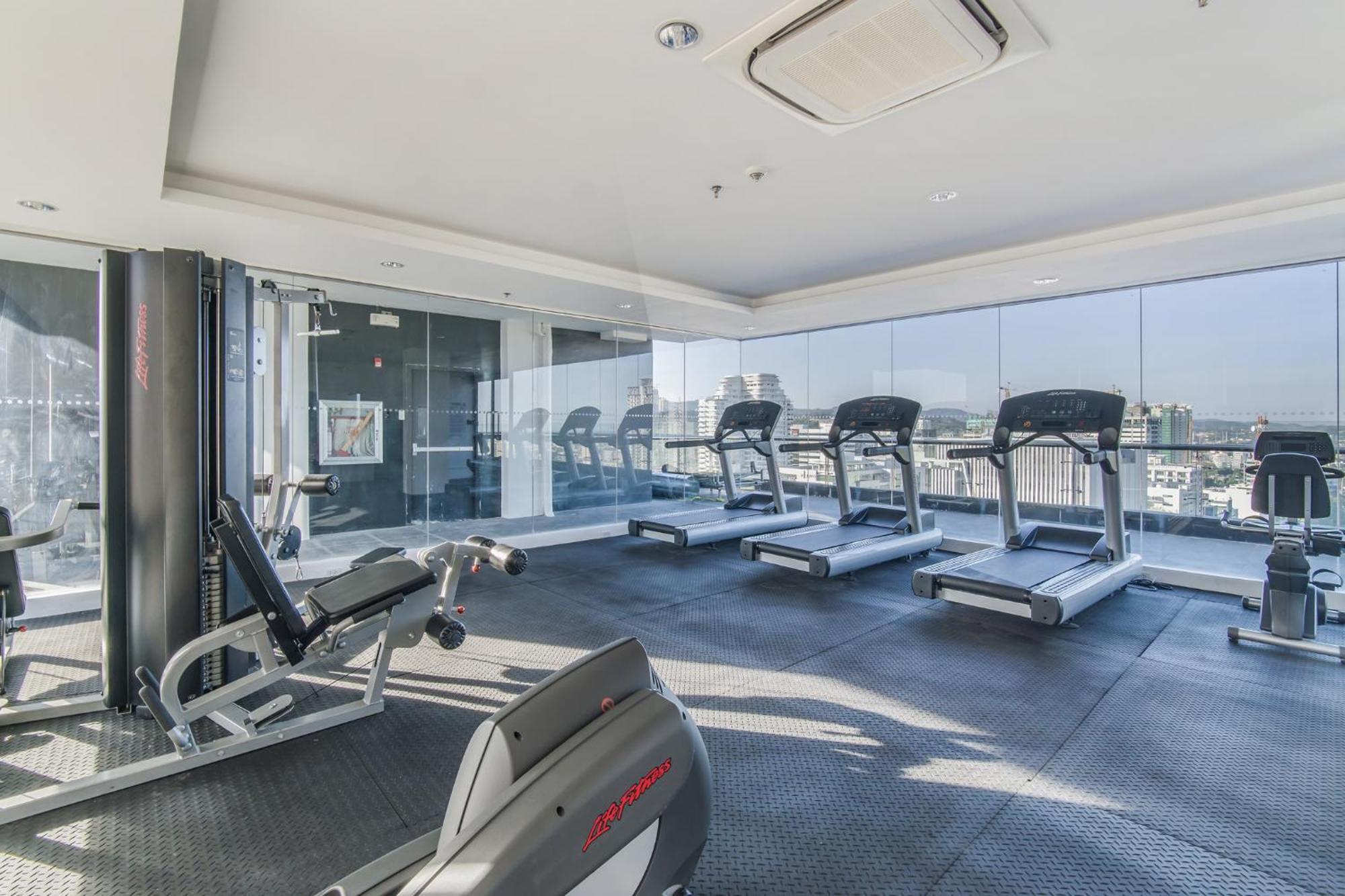 Apartment Avenir For Rent Near It Park With Free Netflix, 49-inch Samsung Curve Tv Cebu