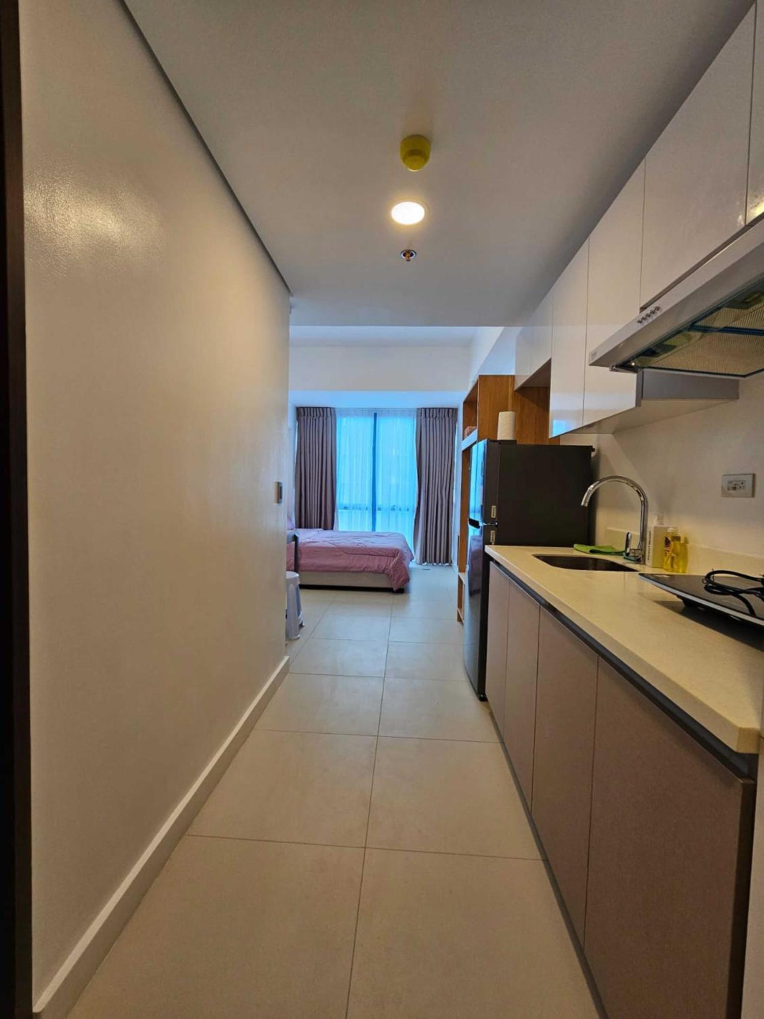 Apartment 38 Park Ave 2607 *