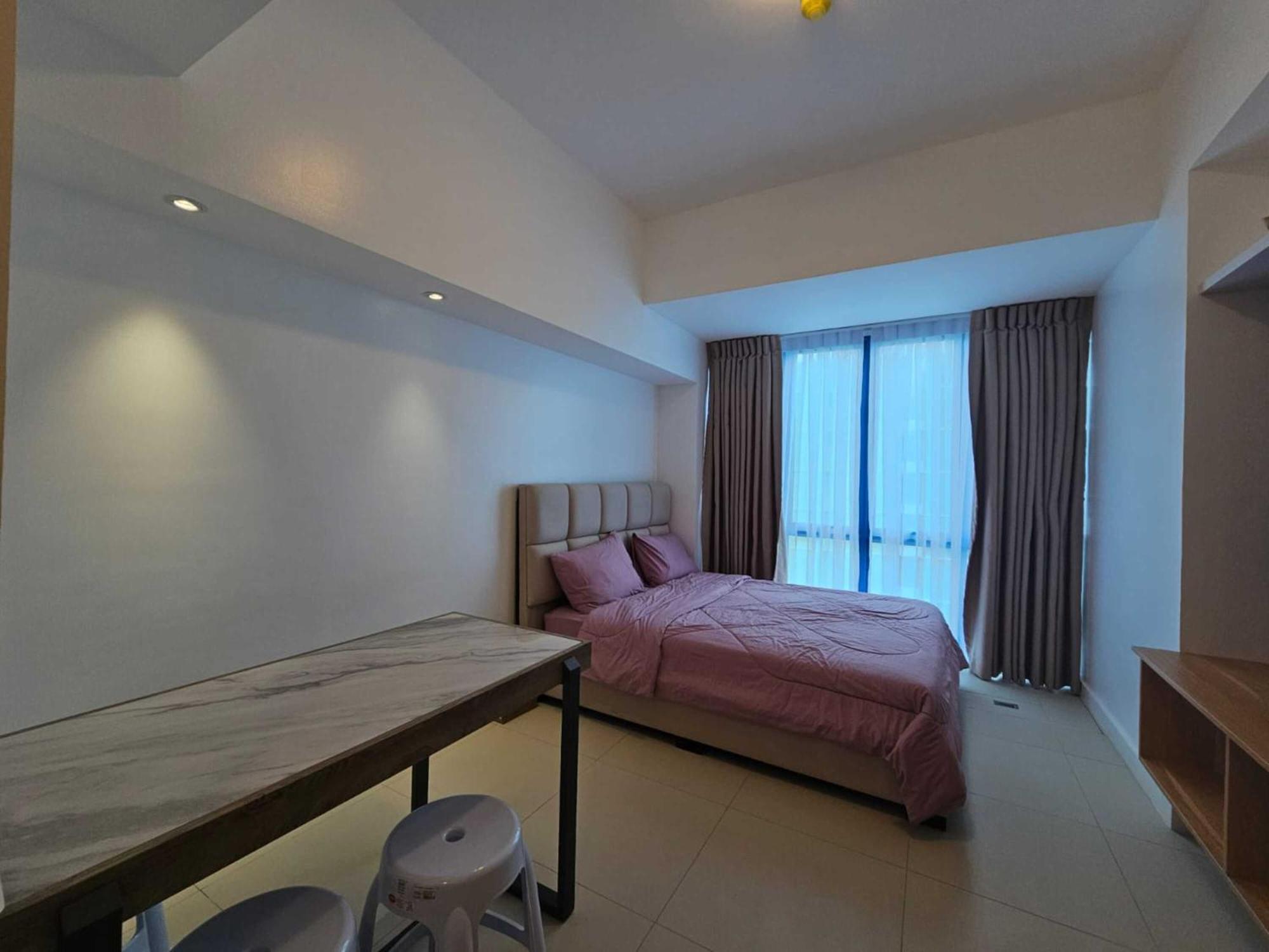 38 Park Ave 2607 *