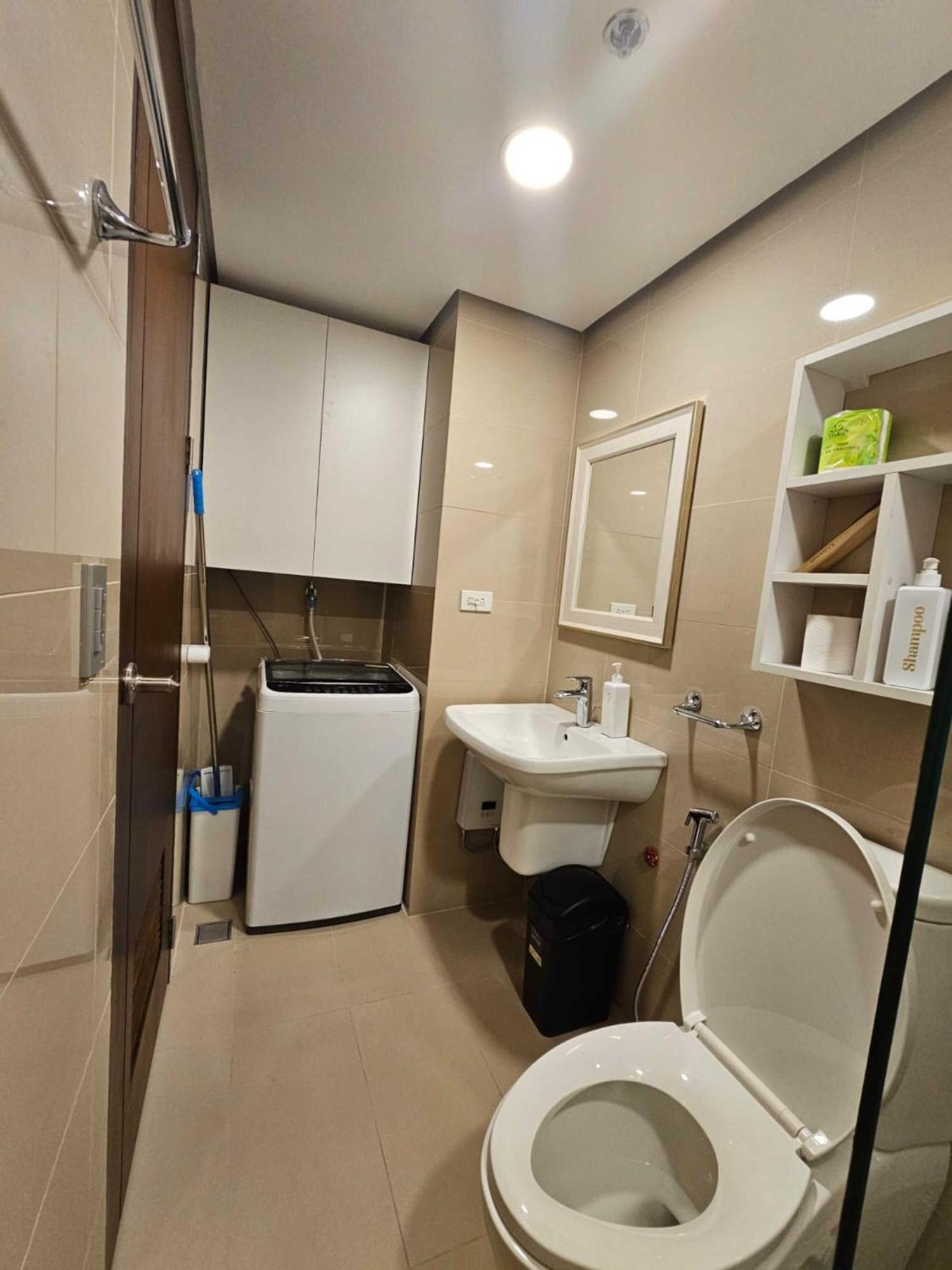 Apartment 38 Park Ave 2607