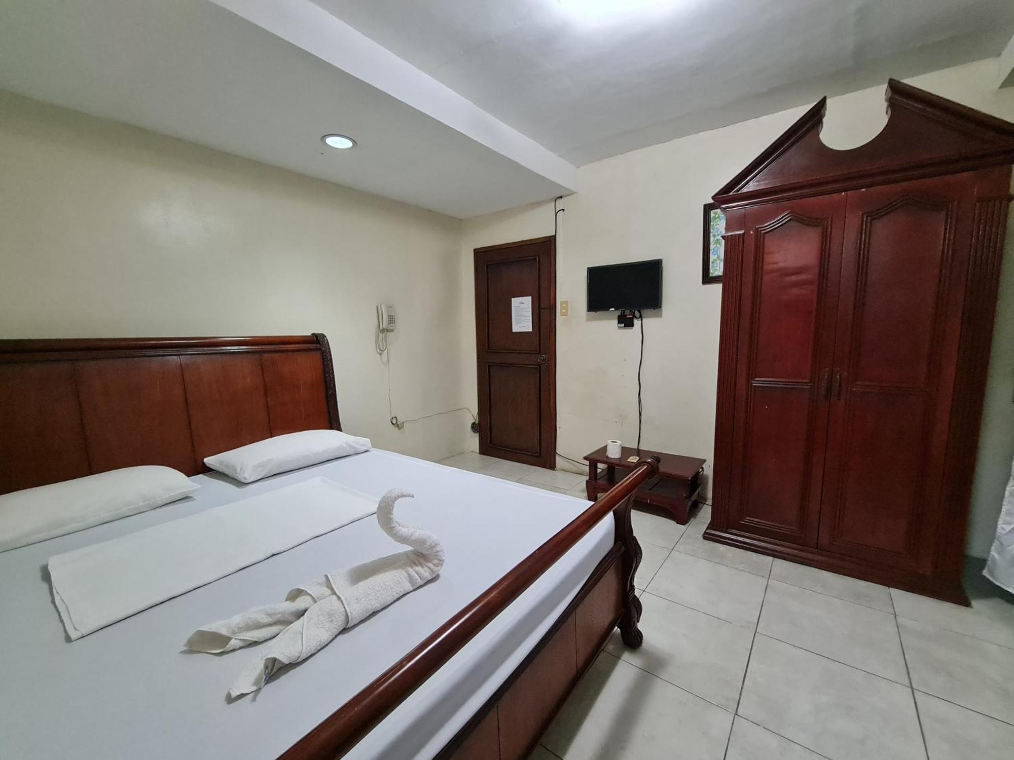 Goland House & By Sms Hospitality Hostel Cebu