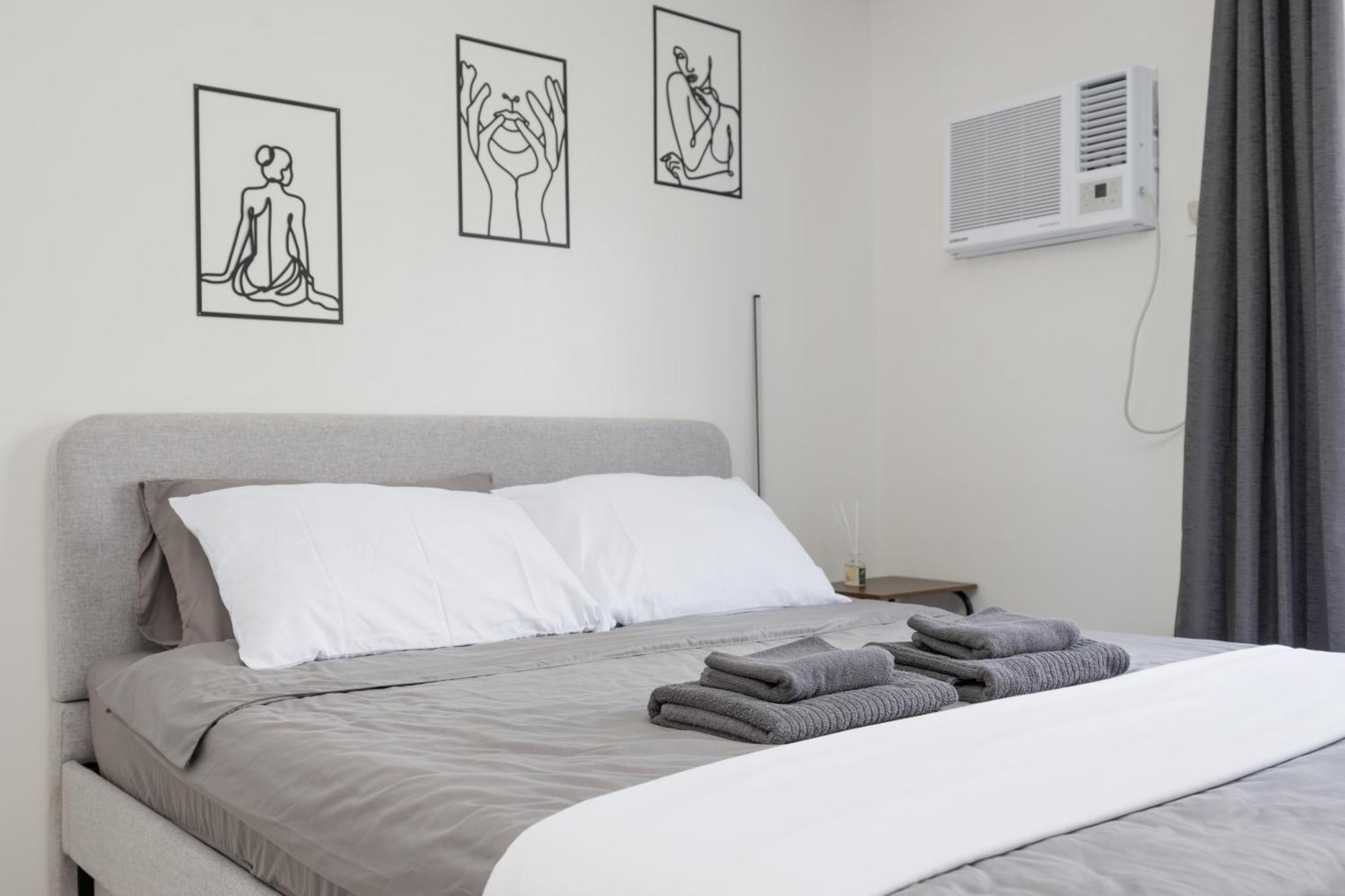 Unit Near It Park, Sm And Ayala With Pool, Balcony And Fast Wifi
