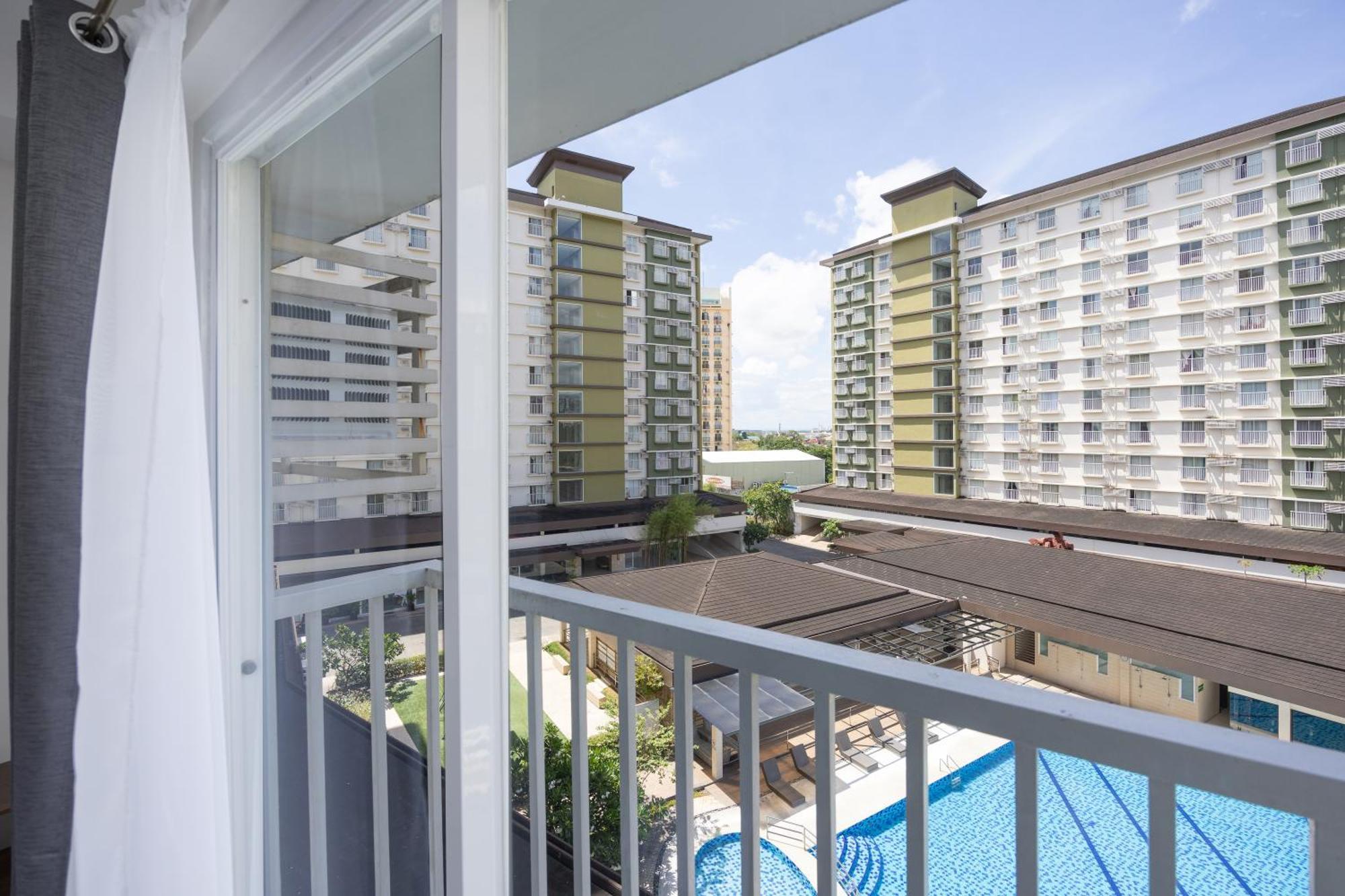 Apartment Unit Near It Park, Sm And Ayala With Pool, Balcony And Fast Wifi Mandaue City