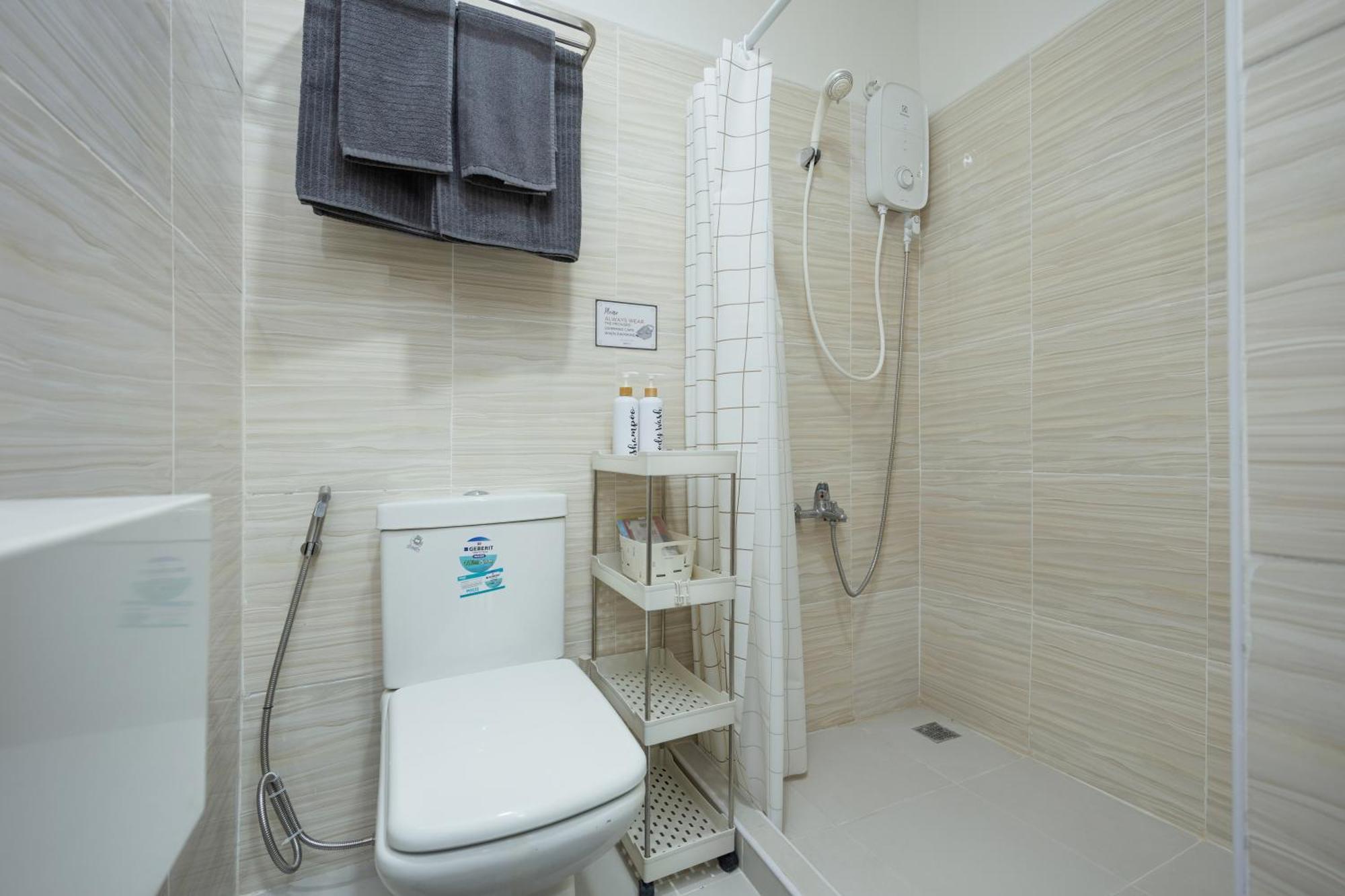 Unit Near It Park, Sm And Ayala With Pool, Balcony And Fast Wifi * Mandaue City