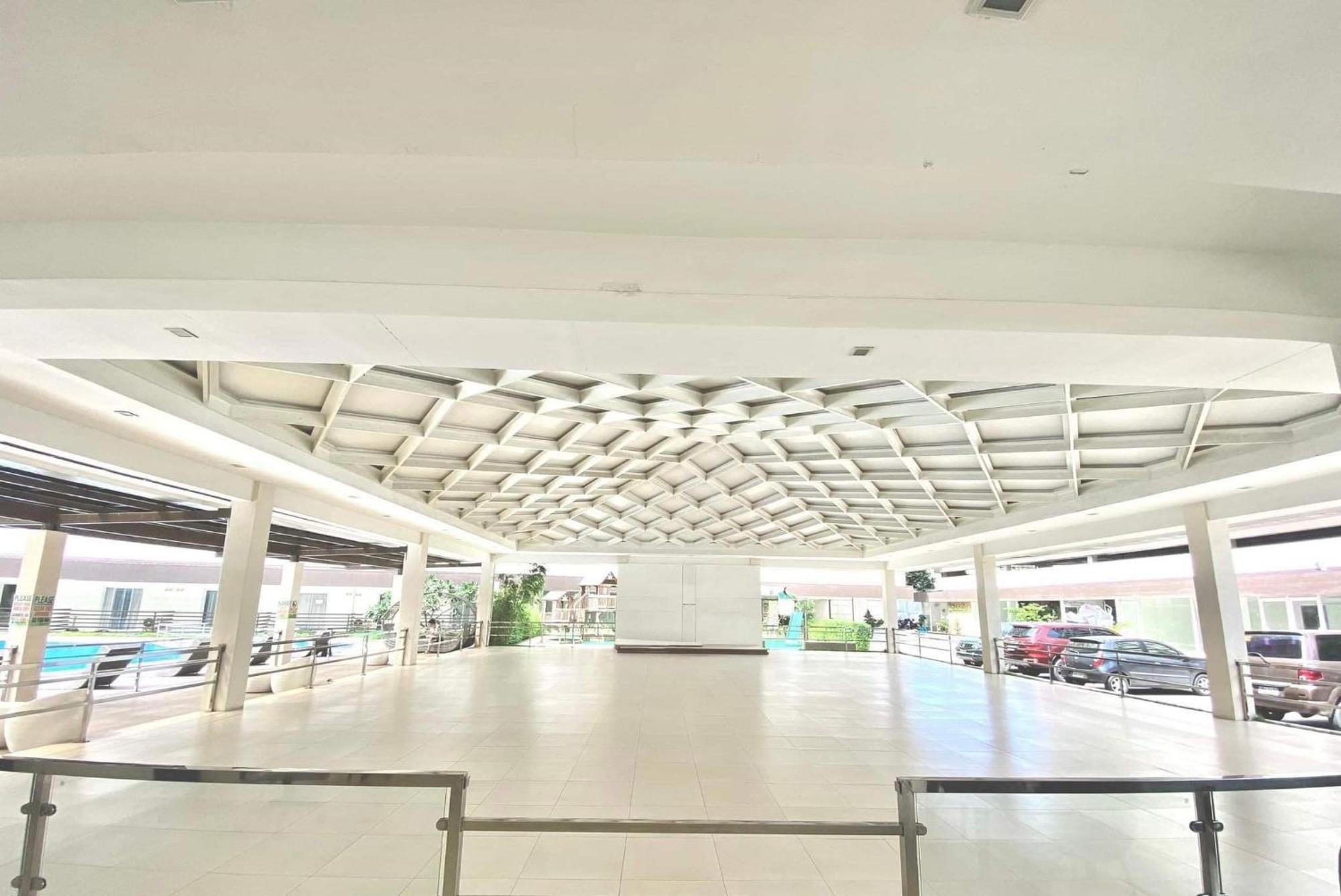 Apartment Unit Near It Park, Sm And Ayala With Pool, Balcony And Fast Wifi Mandaue City