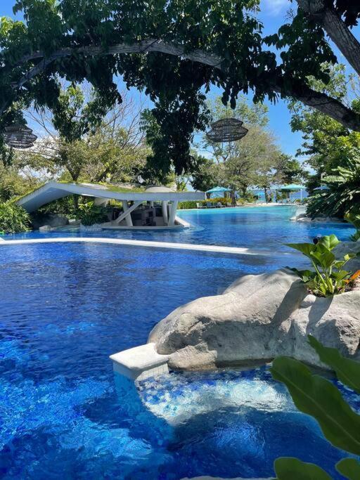 Ma Roberta - Luxurious Tambuli 2 Bed Unit Apartment