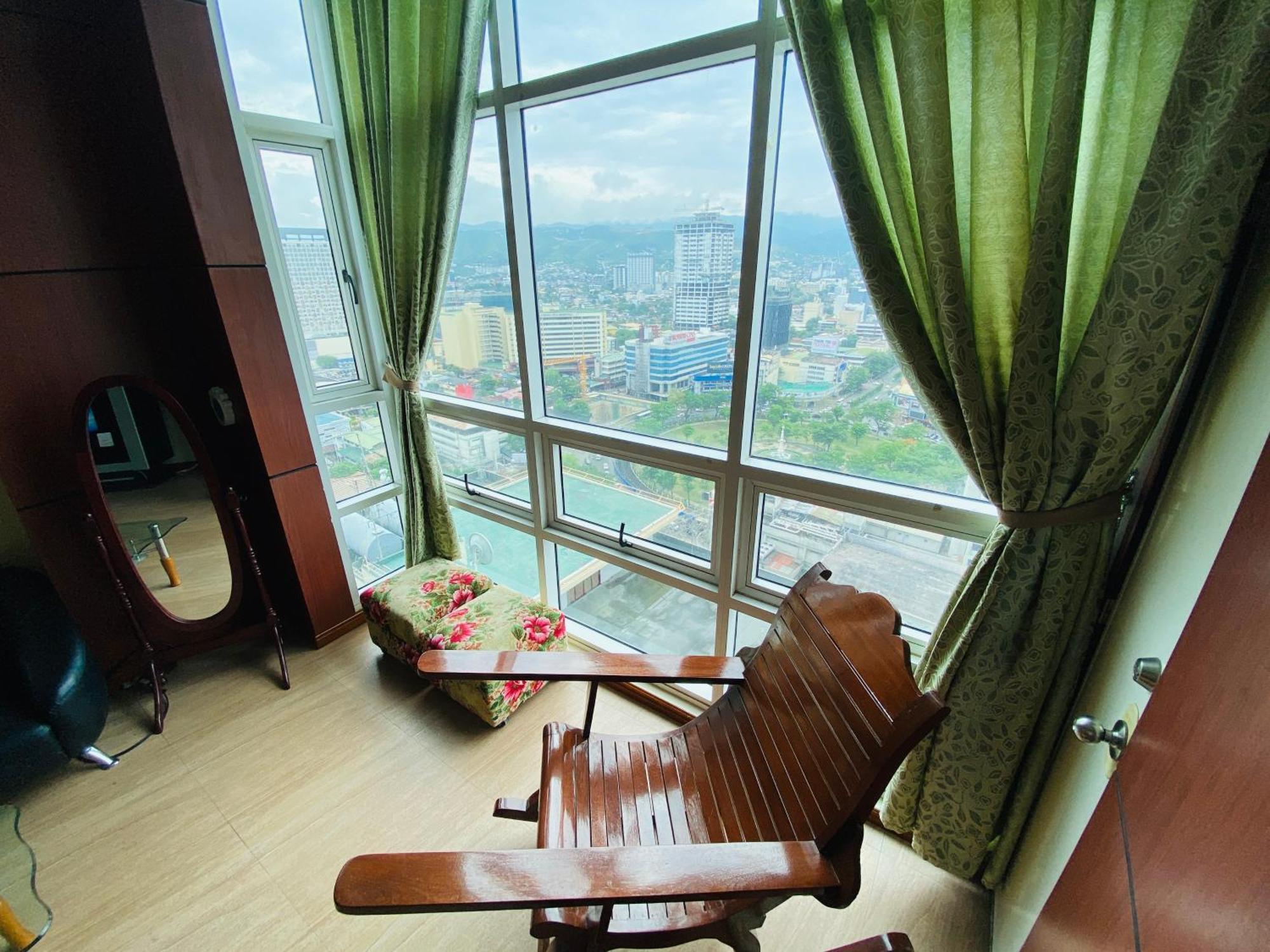 Huge Lofts By P&j Apartment Cebu