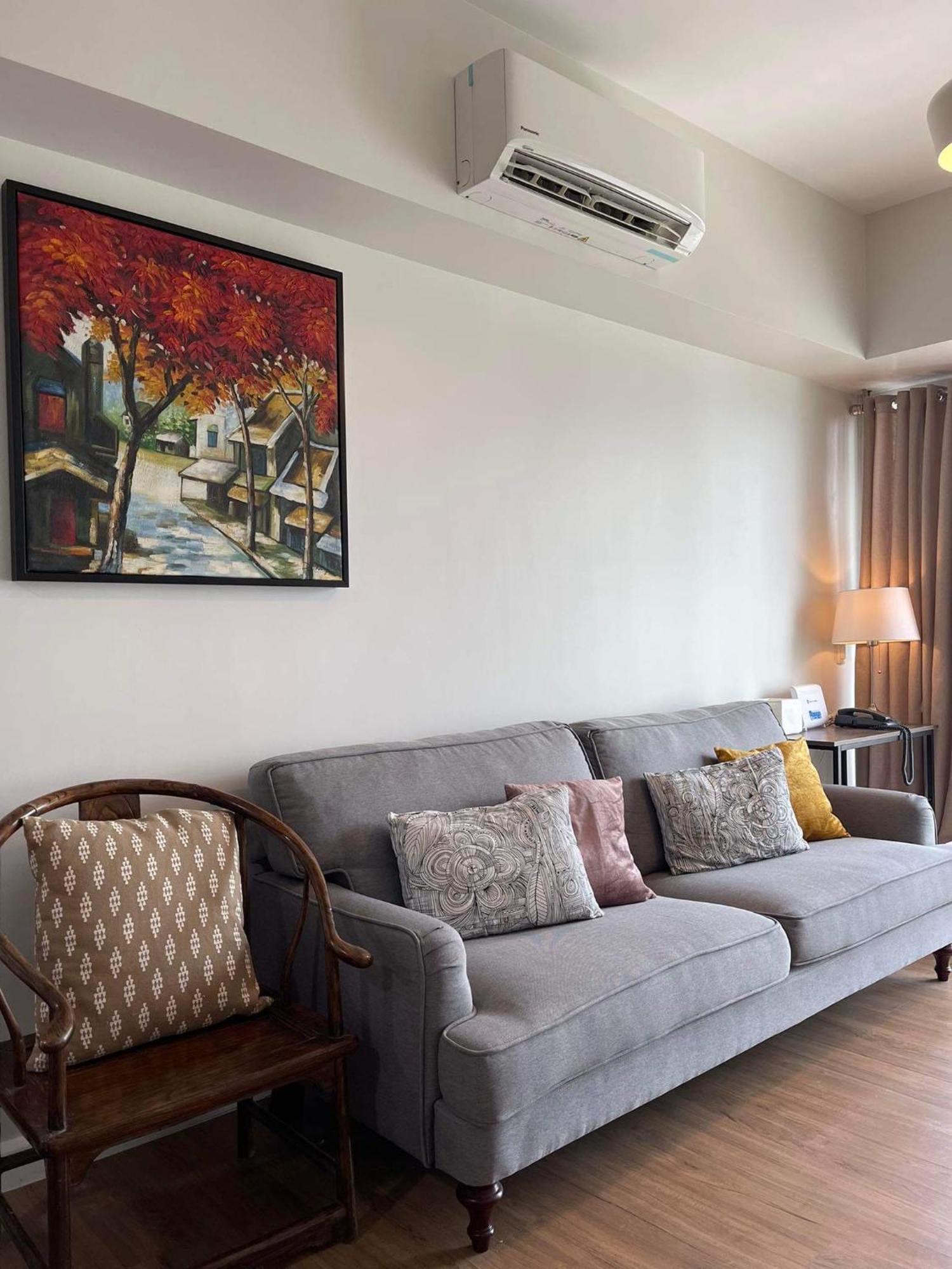Spacious Stylish With Two Bedrooms, Near Mall