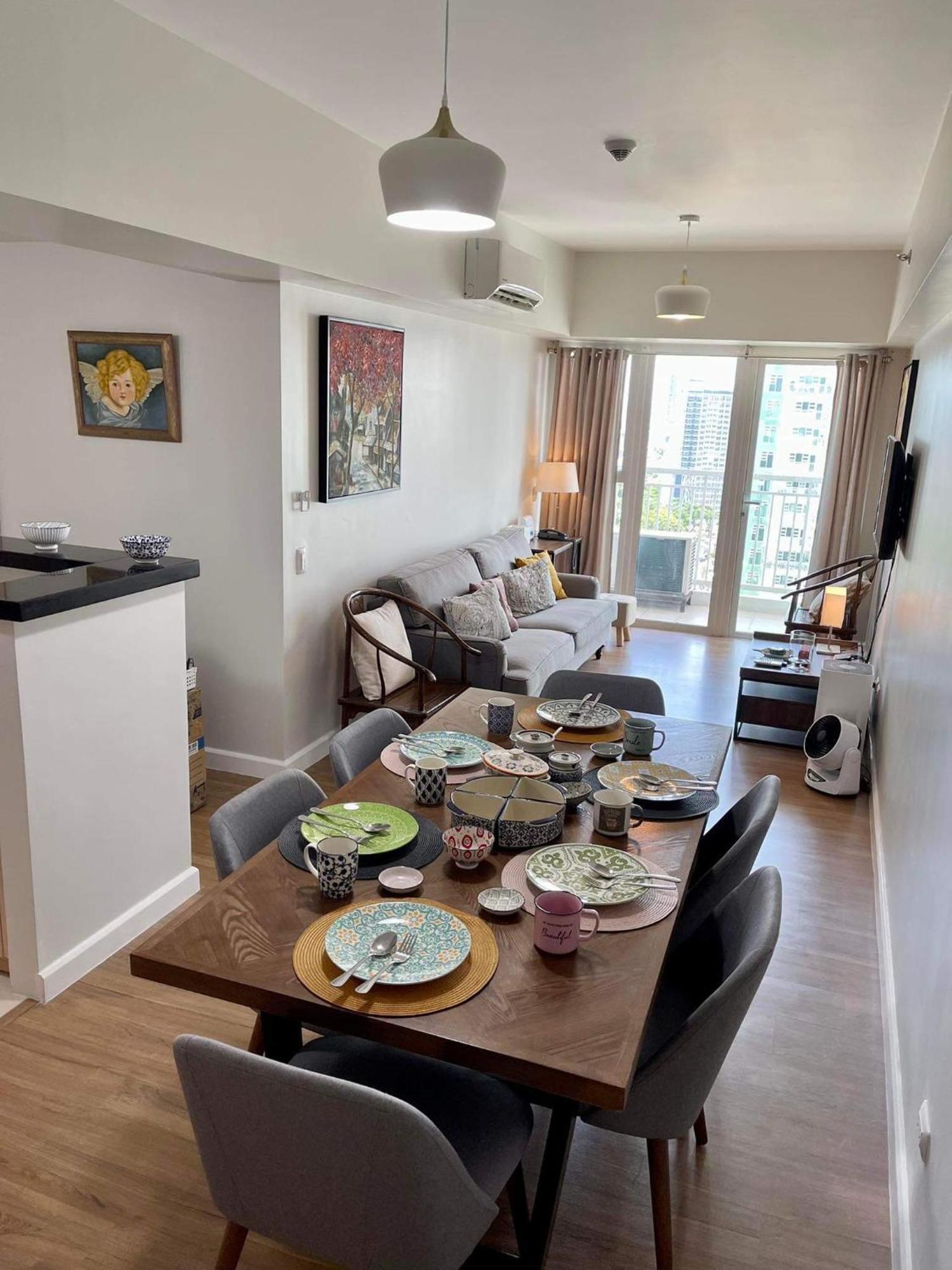 Spacious Stylish With Two Bedrooms, Near Mall *