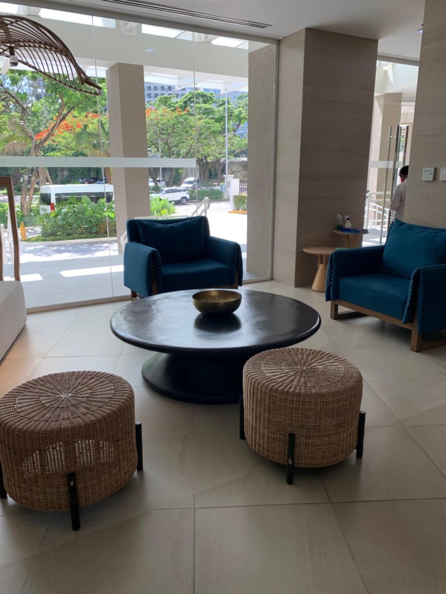 Spacious Stylish With Two Bedrooms, Near Mall Cebu