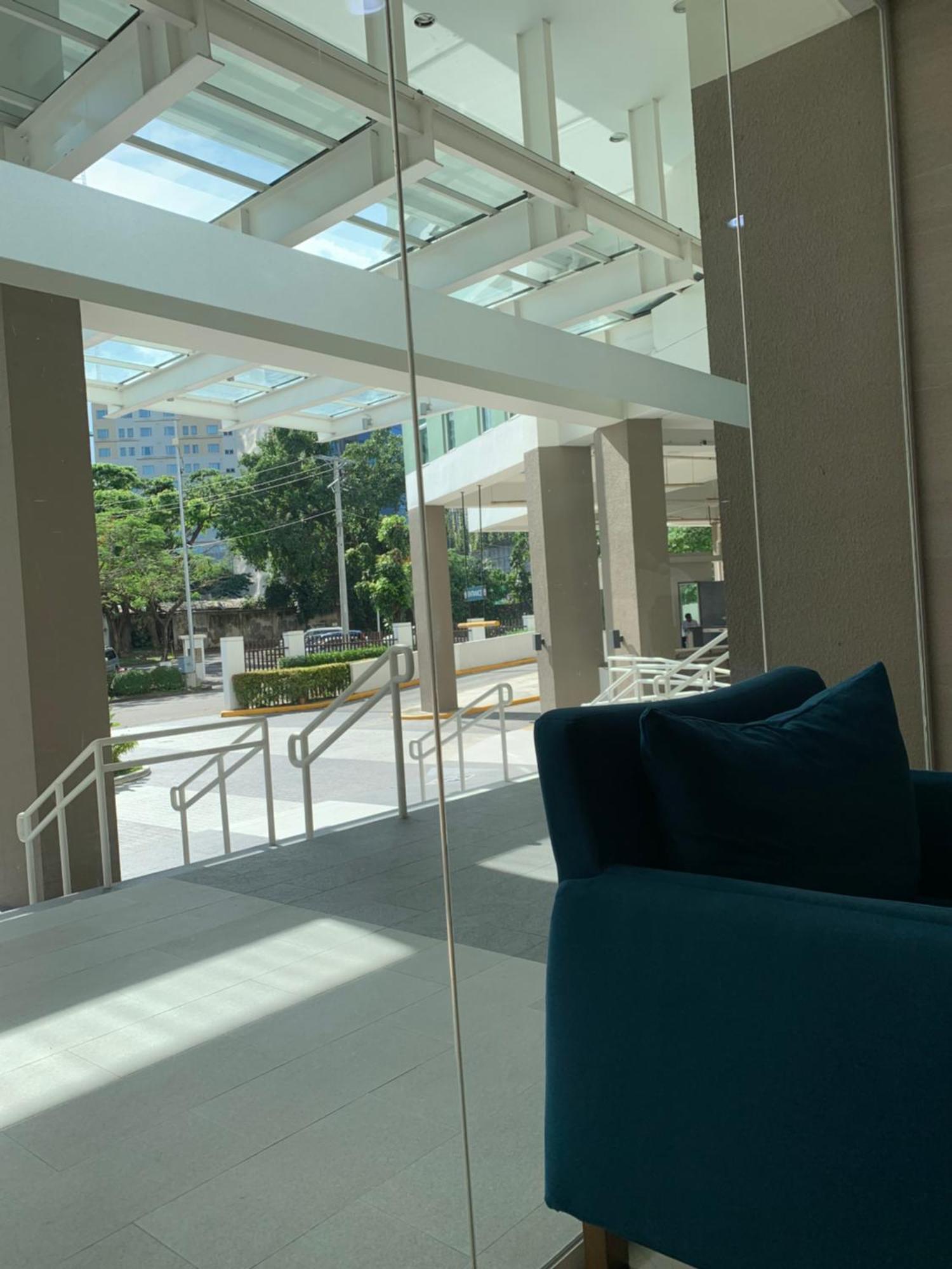 Spacious Stylish With Two Bedrooms, Near Mall *